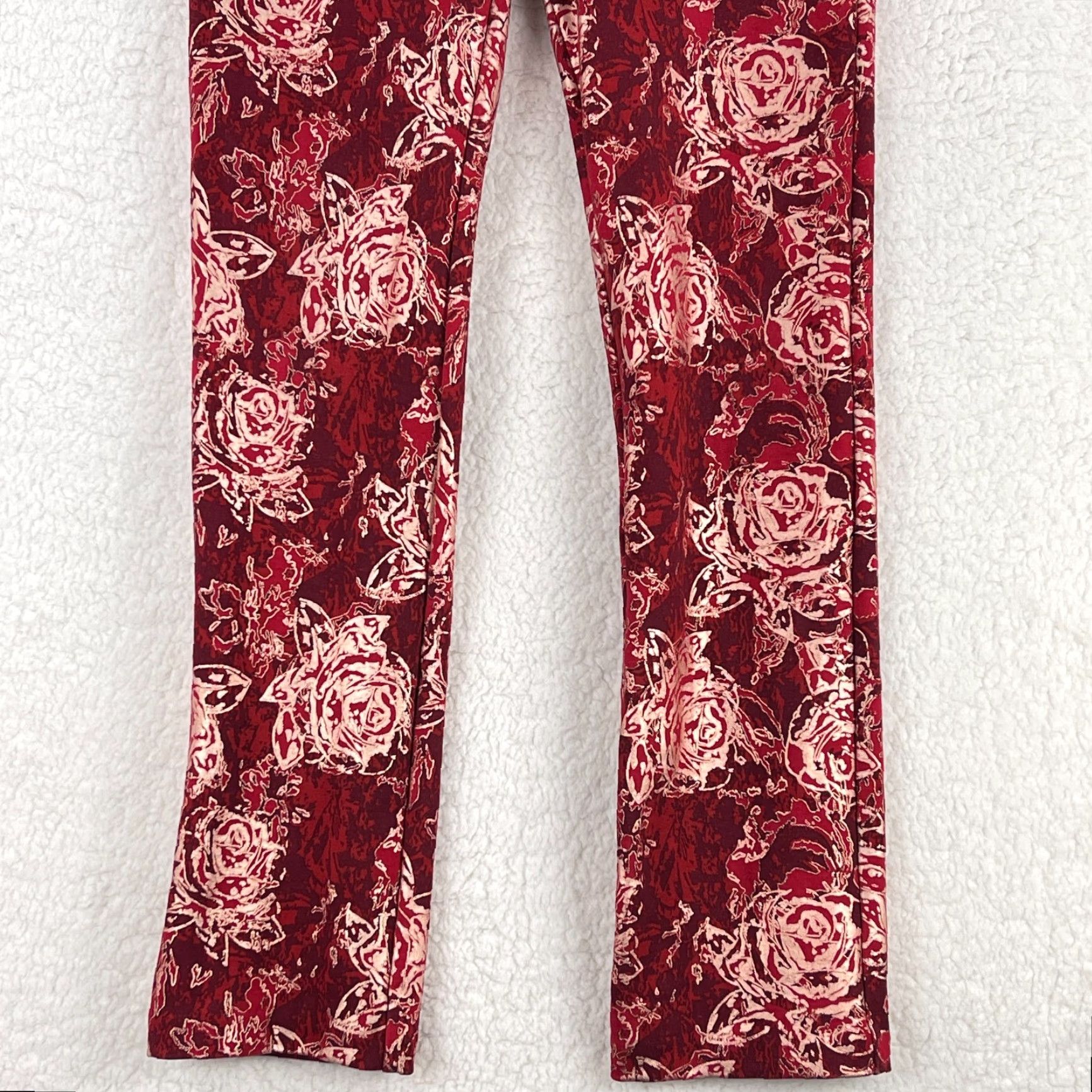 Soft Surroundings Soft Surroundings Red Floral Ponte Straight Leg Pants Womens Pull On Size Small Size 28" / US 6 / IT 42 - 3 Thumbnail