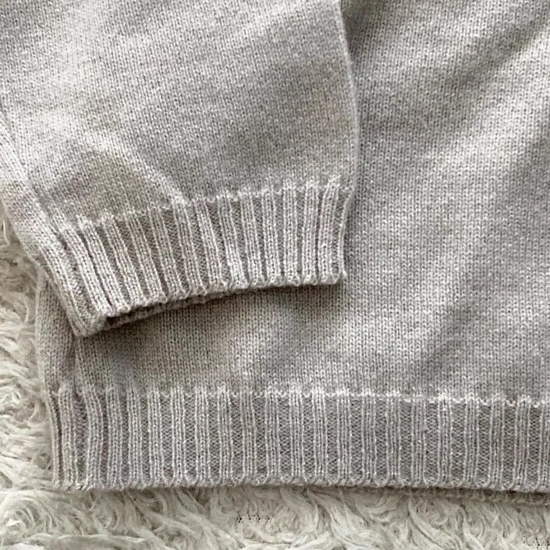 Loro Piana Loro Piana V-neck Pure Cashmere Knit Sweater Size S / US 4 / IT 40 - 7 Thumbnail