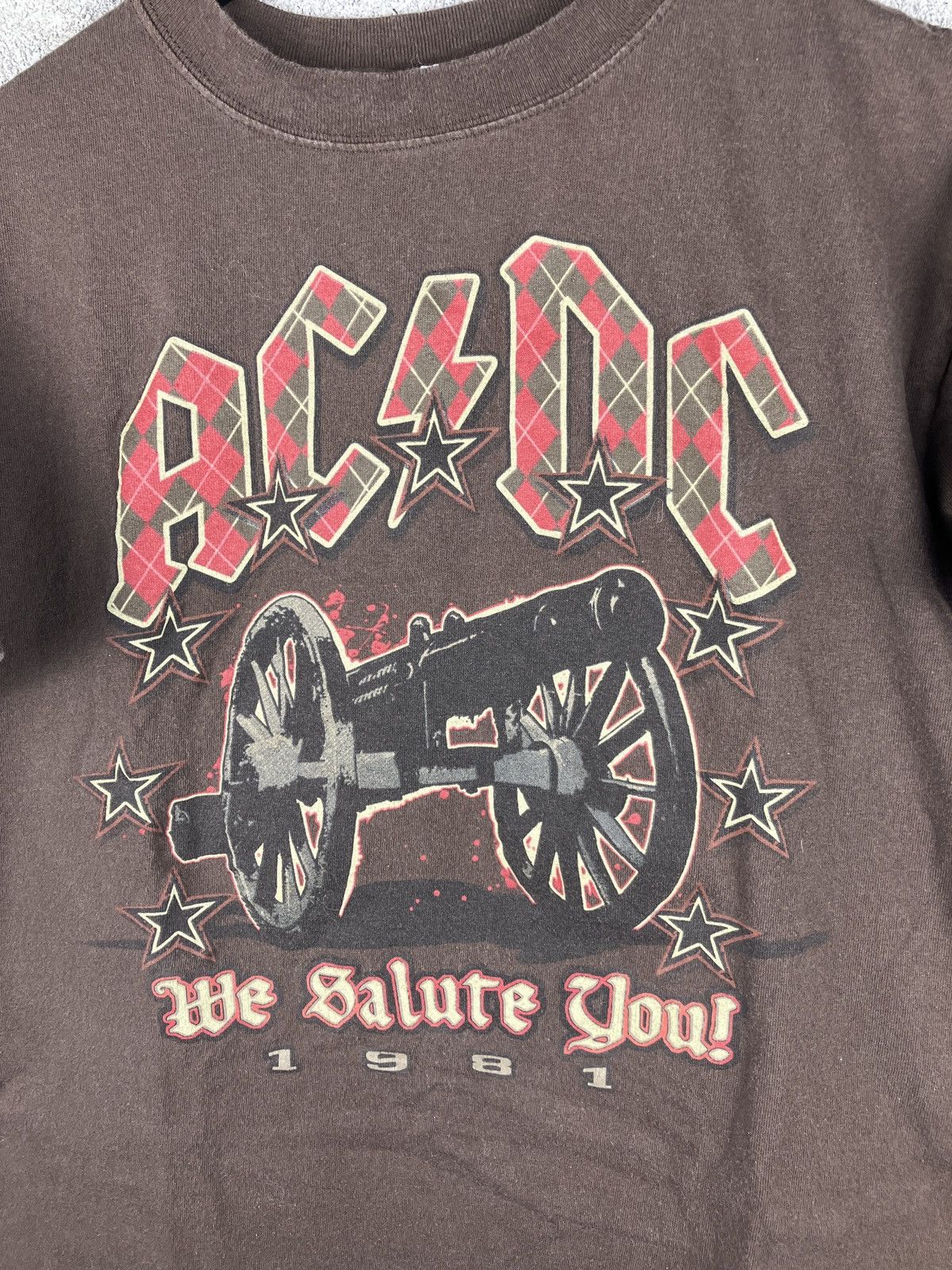 AC/DC × Band Tees × Vintage Vintage AC/DC 1981 We Salute You Y2K Tour Tee Size US M / EU 48-50 / 2 - 2 Thumbnail