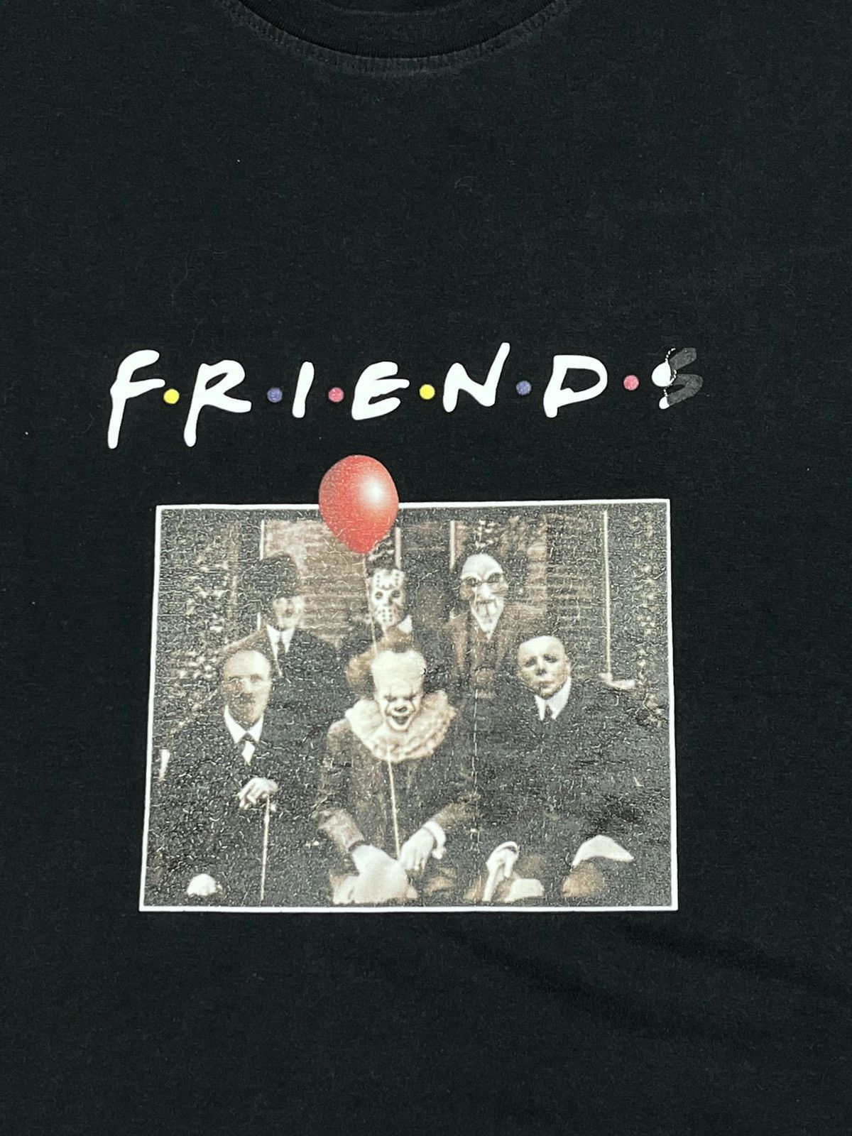 Vintage Vintage Y2K Frineds Pennywise Horror logo tee size M Size US M / EU 48-50 / 2 - 2 Thumbnail