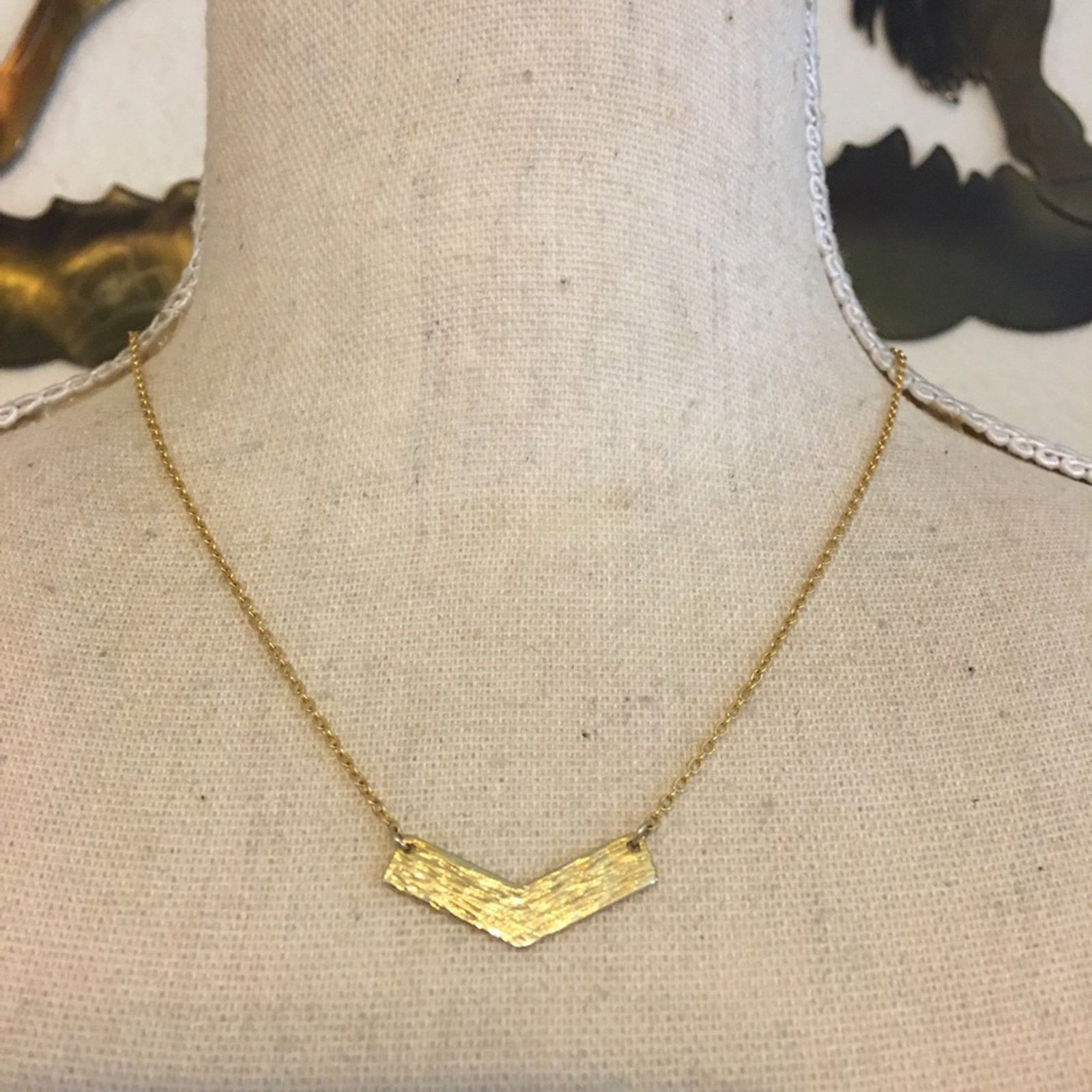 Jewelry Gold tone textured bar sparkle chain necklace Size ONE SIZE - 1 Thumbnail