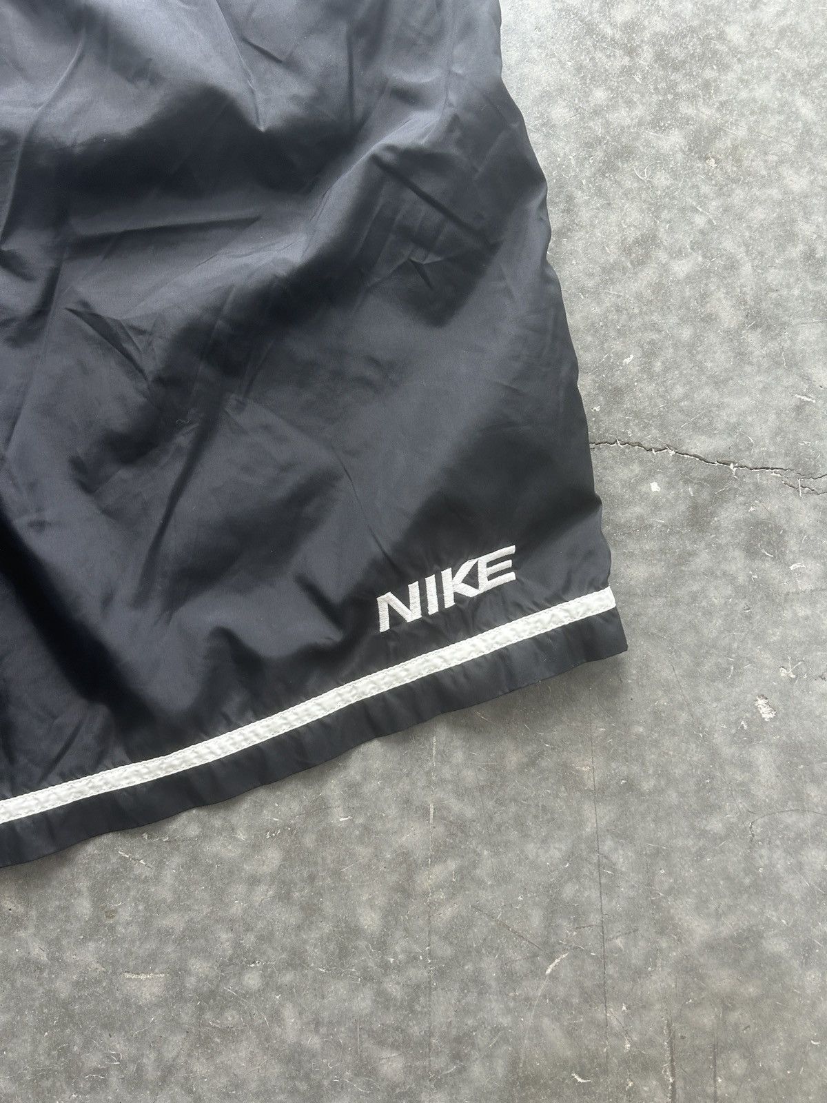 Nike × Vintage Vintage 90s Nike Nylon Swim Shorts Size US 35 - 7 Thumbnail