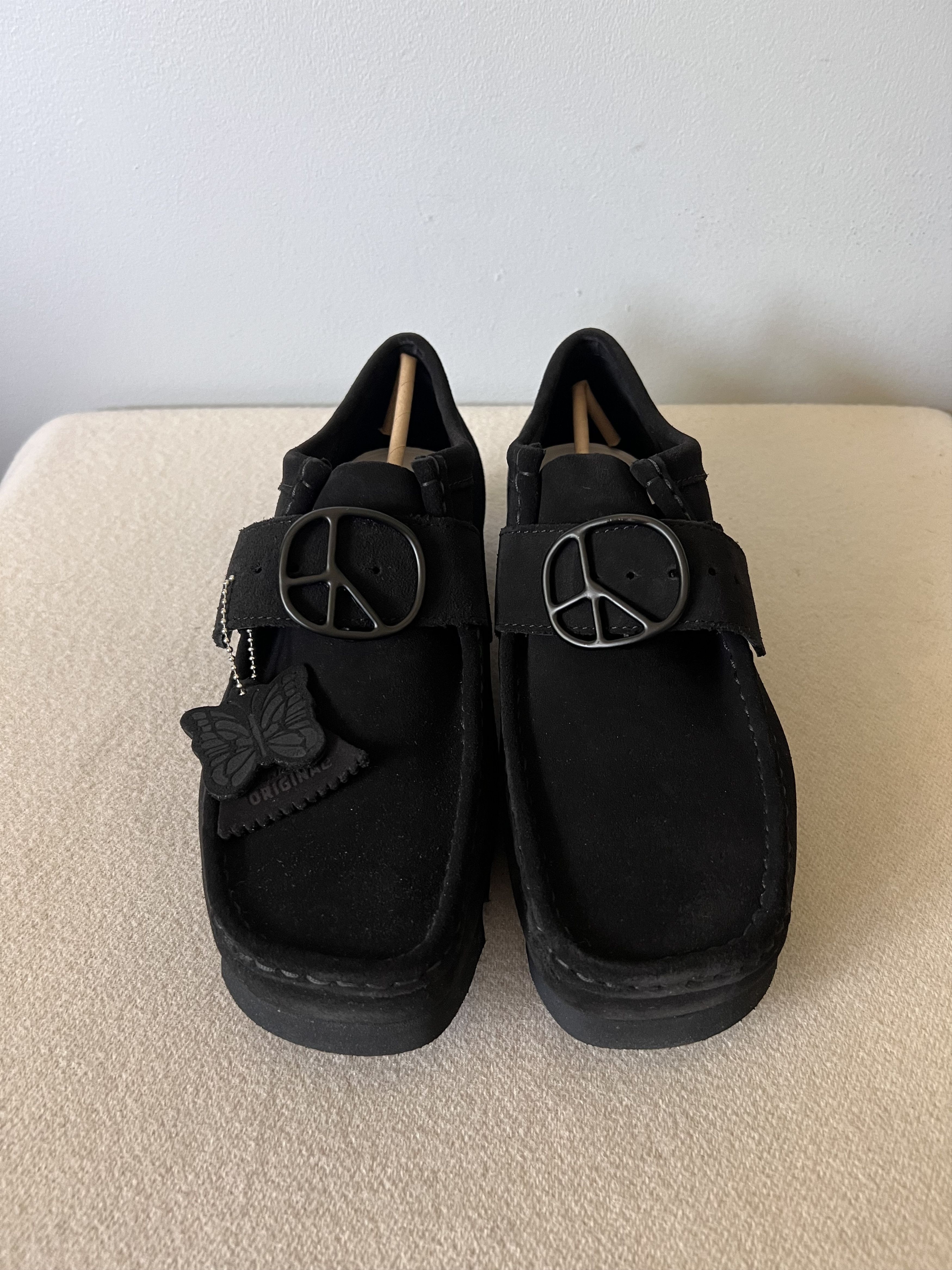 Needles Needles Clarks Walla Lo in Black Suede Size US 12 / EU 45 - 4 Thumbnail