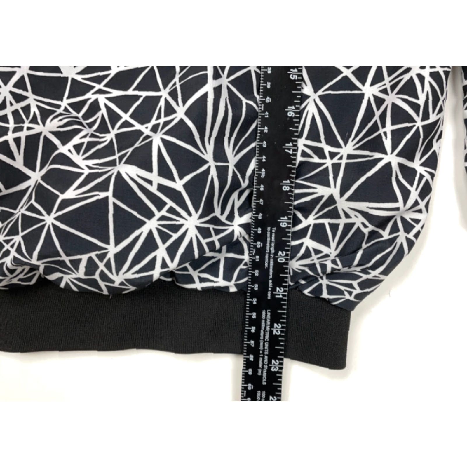 Pinko VINTAGE Abstract Pink Black Geometric Print Full-Zip Hooded Windbreaker Jacket 90s L-XL Size L / US 10 / IT 46 - 5 Thumbnail