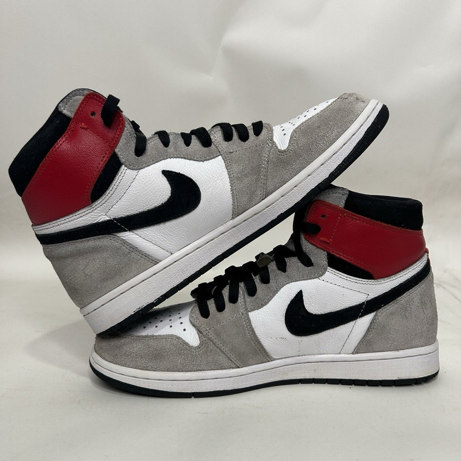 Jordan Brand Nike Air Jordan 1 Retro High “Light Smoke Grey” Size US 10.5 / EU 43-44 - 3 Thumbnail
