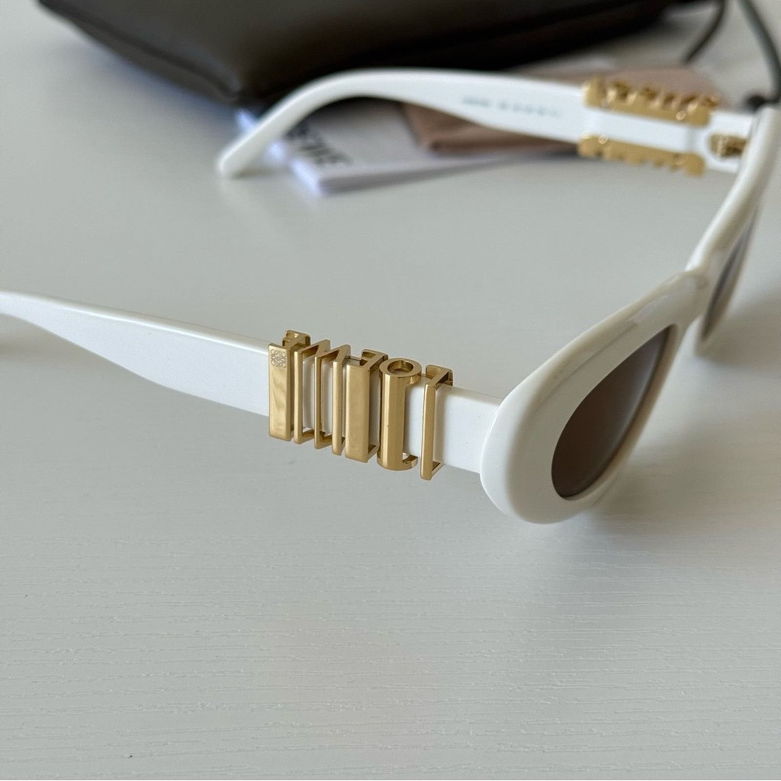 Loewe New! Loewe White Sunglasses LW40156U 25E, Authentic Size ONE SIZE - 3 Thumbnail