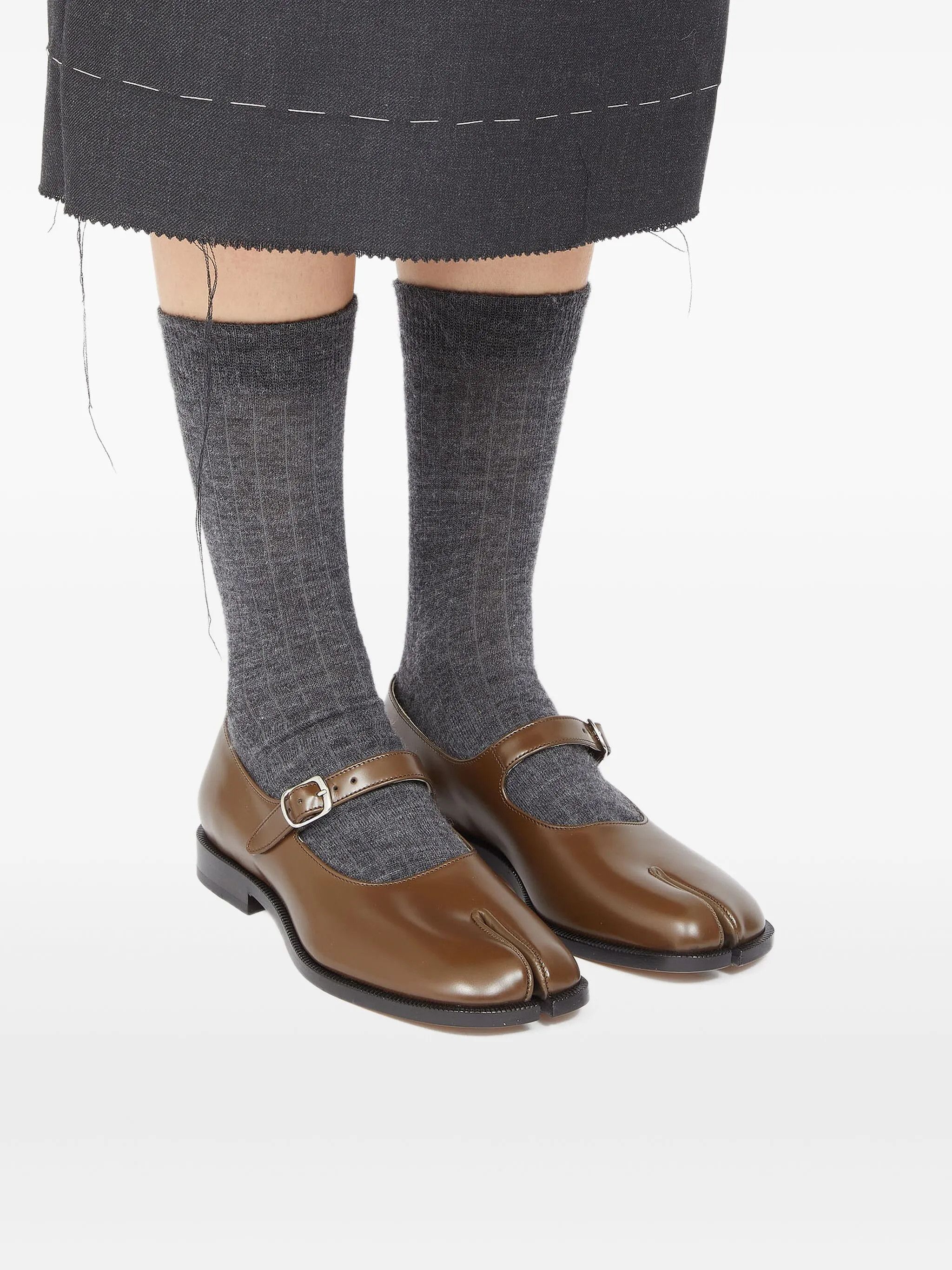 Maison Margiela o1w1db10526 Tabi Mary Jane Flats in Brown Size US 9 / IT 39 - 6 Thumbnail