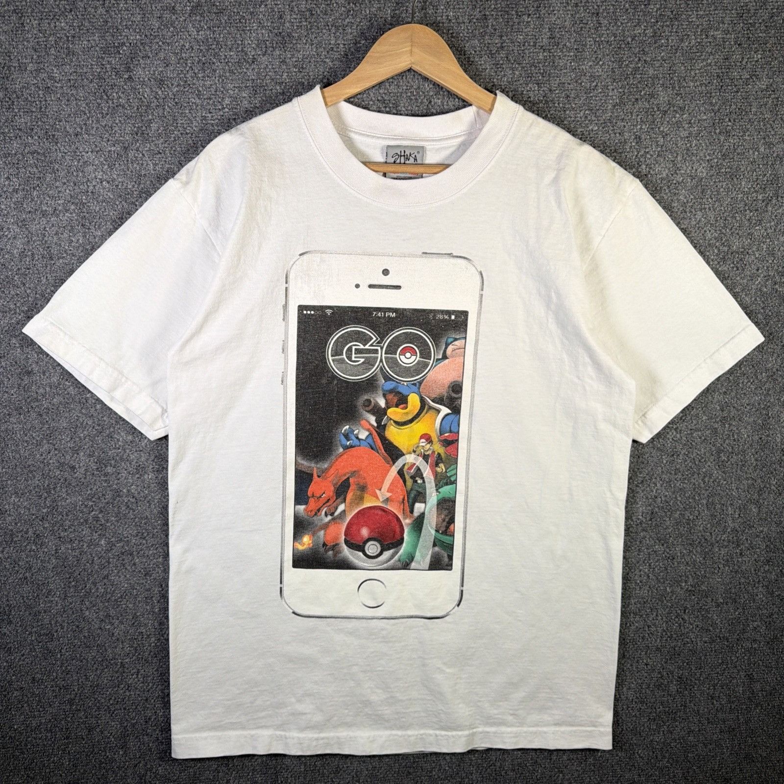 Pokemon Pokemon Go Shirt Mens Large White Charizard Phone Cartoon Size US L / EU 52-54 / 3 - 1 Thumbnail
