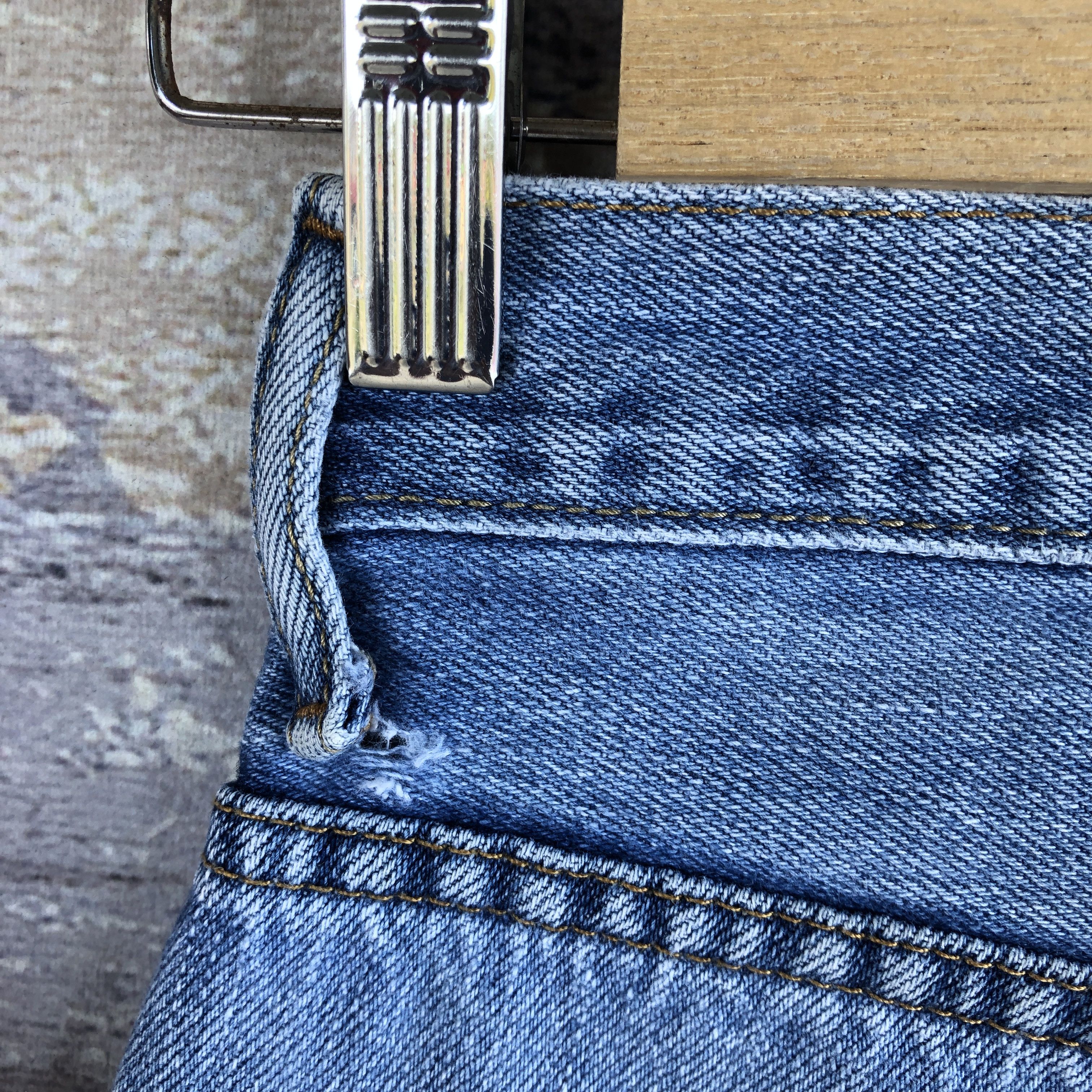 Levi's Vintage Levis Sun Faded Jeans Levi's 550 Light Wash Denim Size US 32 / EU 48 - 6 Thumbnail