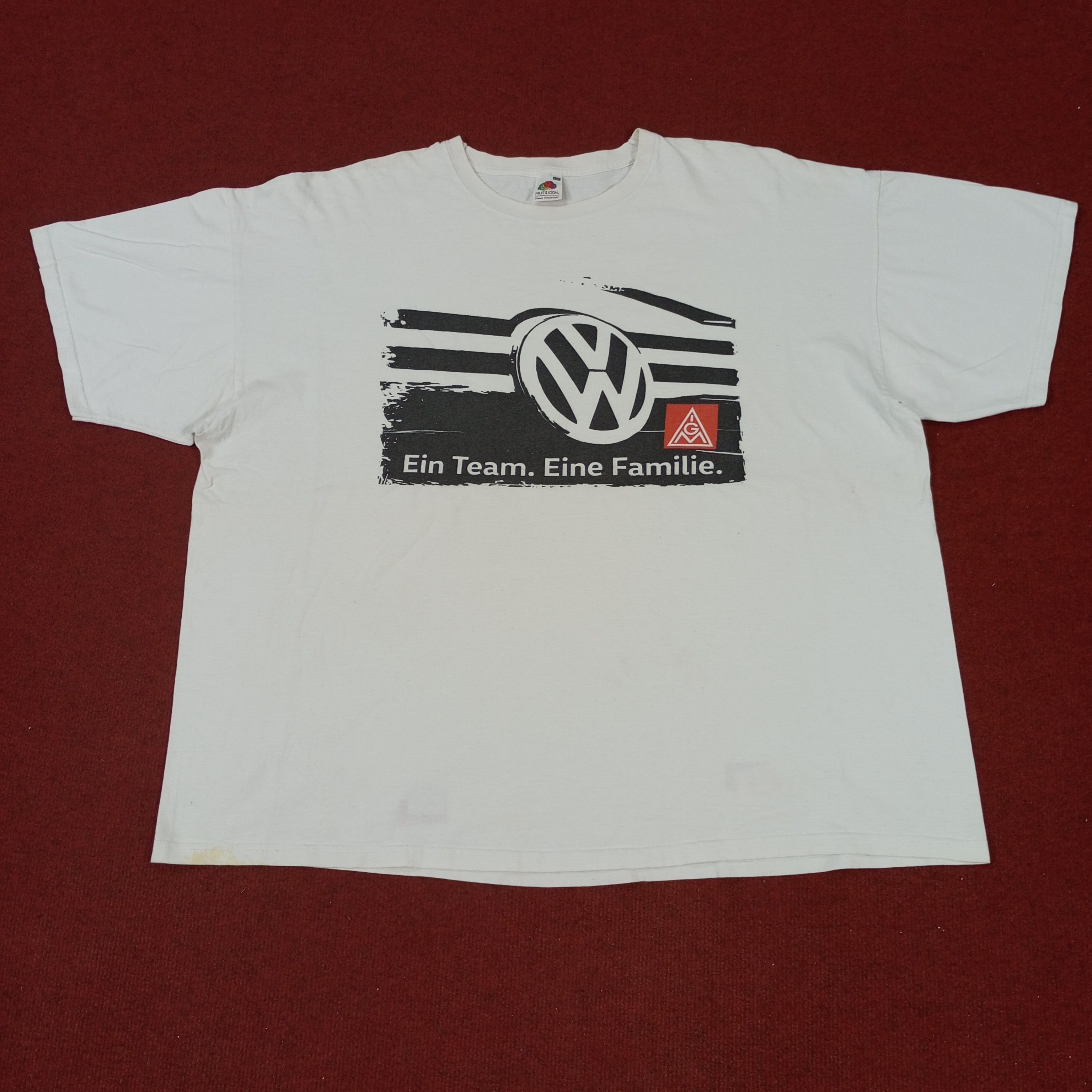 Vintage VOLKSWAGEN EIN TEAM Logo Design Motorsports Tshirt Size US XXL / EU 58 / 5 - 1 Thumbnail