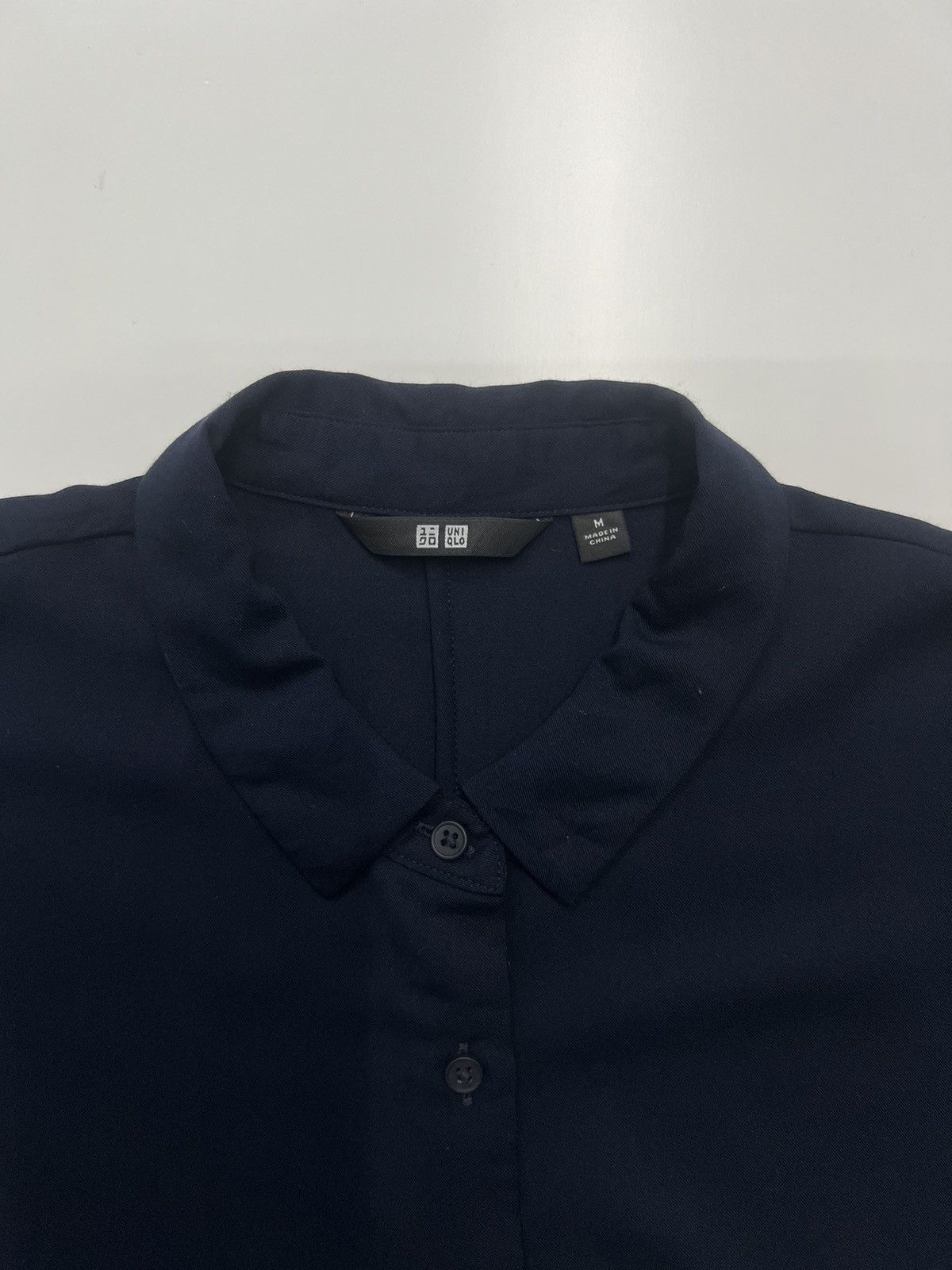 Uniqlo 🔥UNIQLO BUTTON UP WOMENSWEAR Size M / US 6-8 / IT 42-44 - 3 Thumbnail