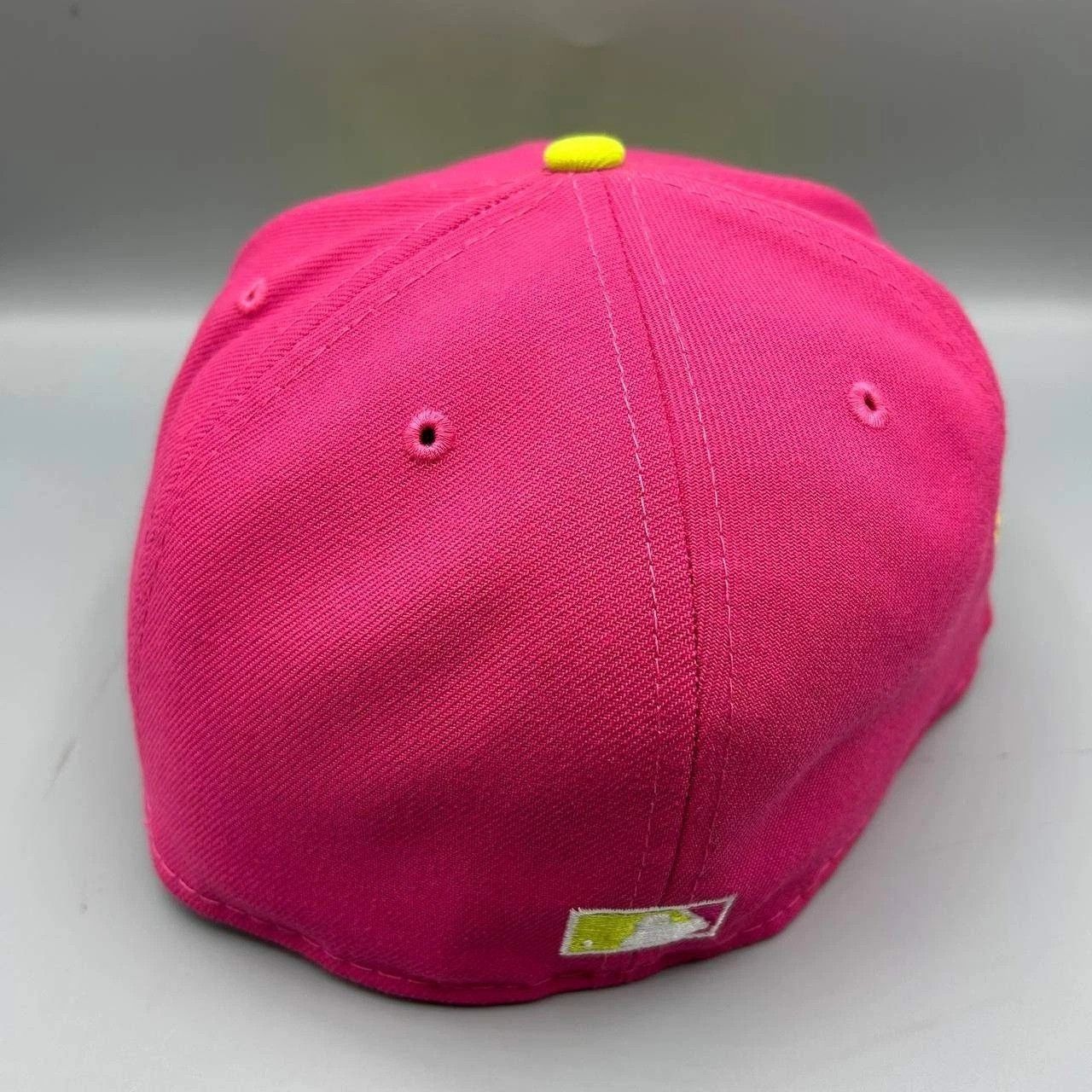 New Era Chicago White Sox Hat Men 7 3/8 Pink Yellow MLB Fitted Cap Size ONE SIZE - 8 Thumbnail