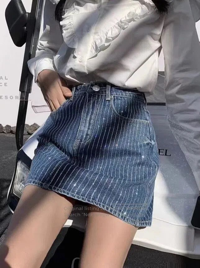 Alexander Wang Alexander Wang Denim Skirt with Rhinestones. Size 25" / US 0 / IT 36 - 5 Thumbnail