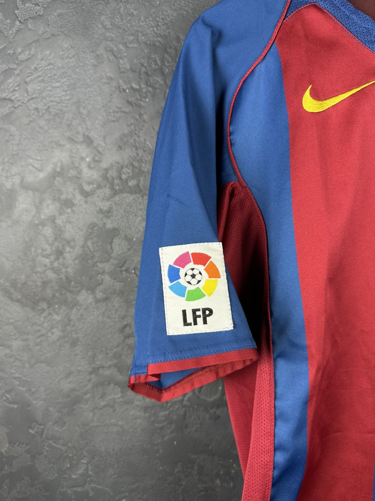 Vintage FC Barcelona LARSSON #7 2004 Jersey Home Shirt Size US S / EU 44-46 / 1 - 8 Thumbnail