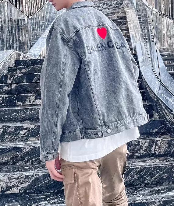 Balenciaga Balenciaga Washed Black Embroidered Denim Jacket S 98 New Size US S / EU 44-46 / 1 - 4 Thumbnail