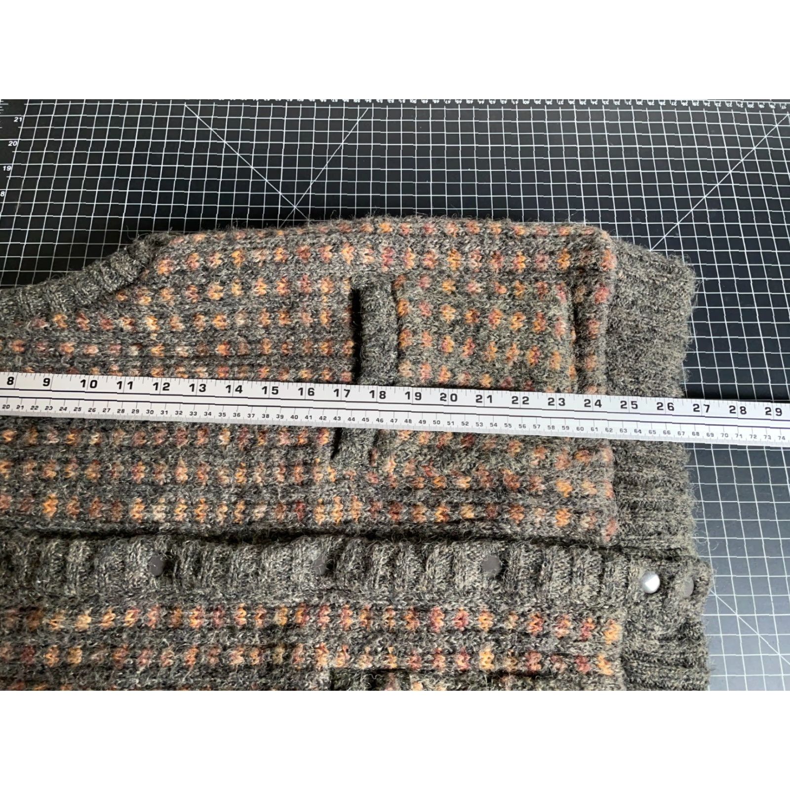 Vintage VINTAGE Outer Scene Vest Womens Medium Insulated Knit Sleeveless Snap Button Fuzzy Brown Green 80s Size M / US 6-8 / IT 42-44 - 6 Thumbnail