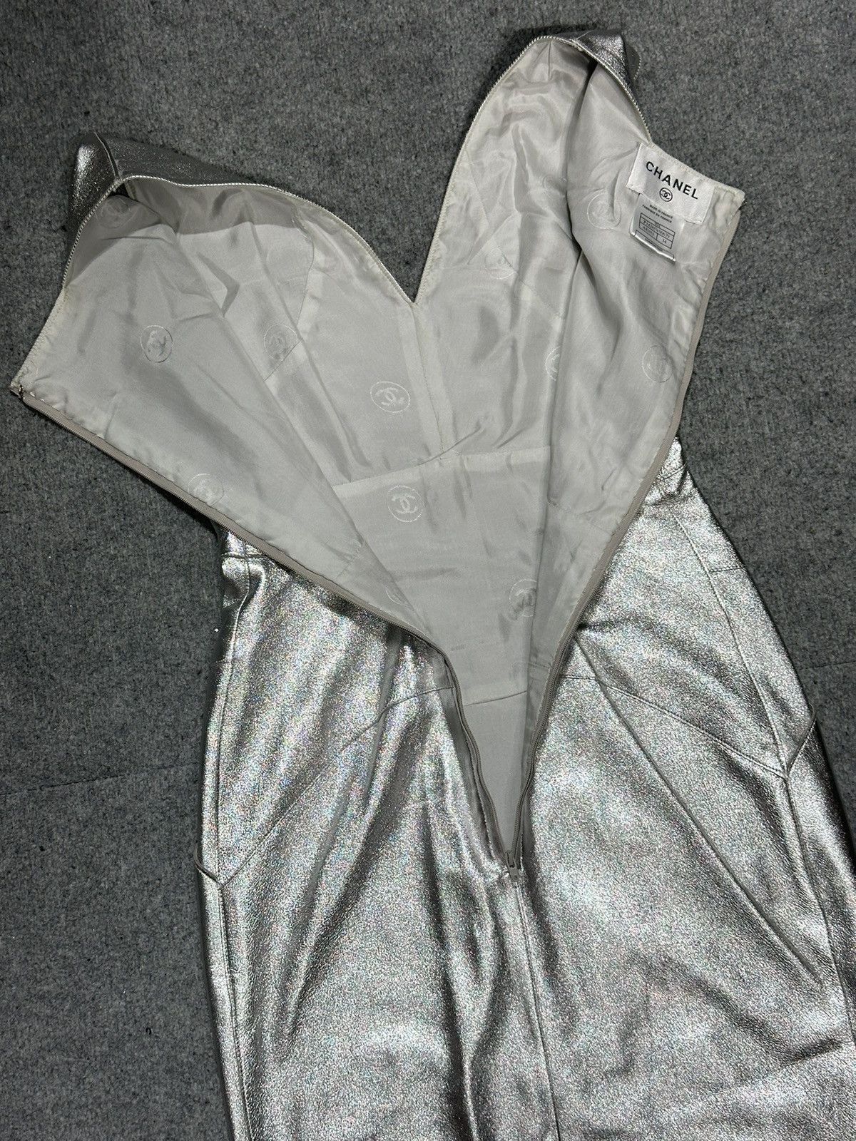 Chanel × Vintage Chanel Fall 1999 Leather & Silk Dress Size XS / US 0-2 / IT 36-38 - 11 Thumbnail