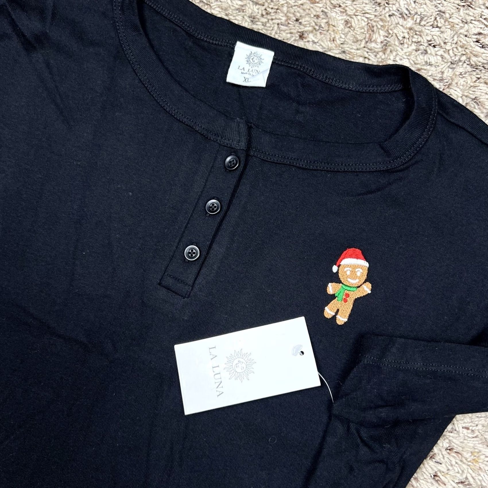 Vintage La Luna Christmas Crop Top Cropped T-Shirt Womens XL Black Embroidered Ginger Bread Cotton Short Sleeve Henley style Modern Casual Size XL / US 12-14 / IT 48-50 - 4 Thumbnail