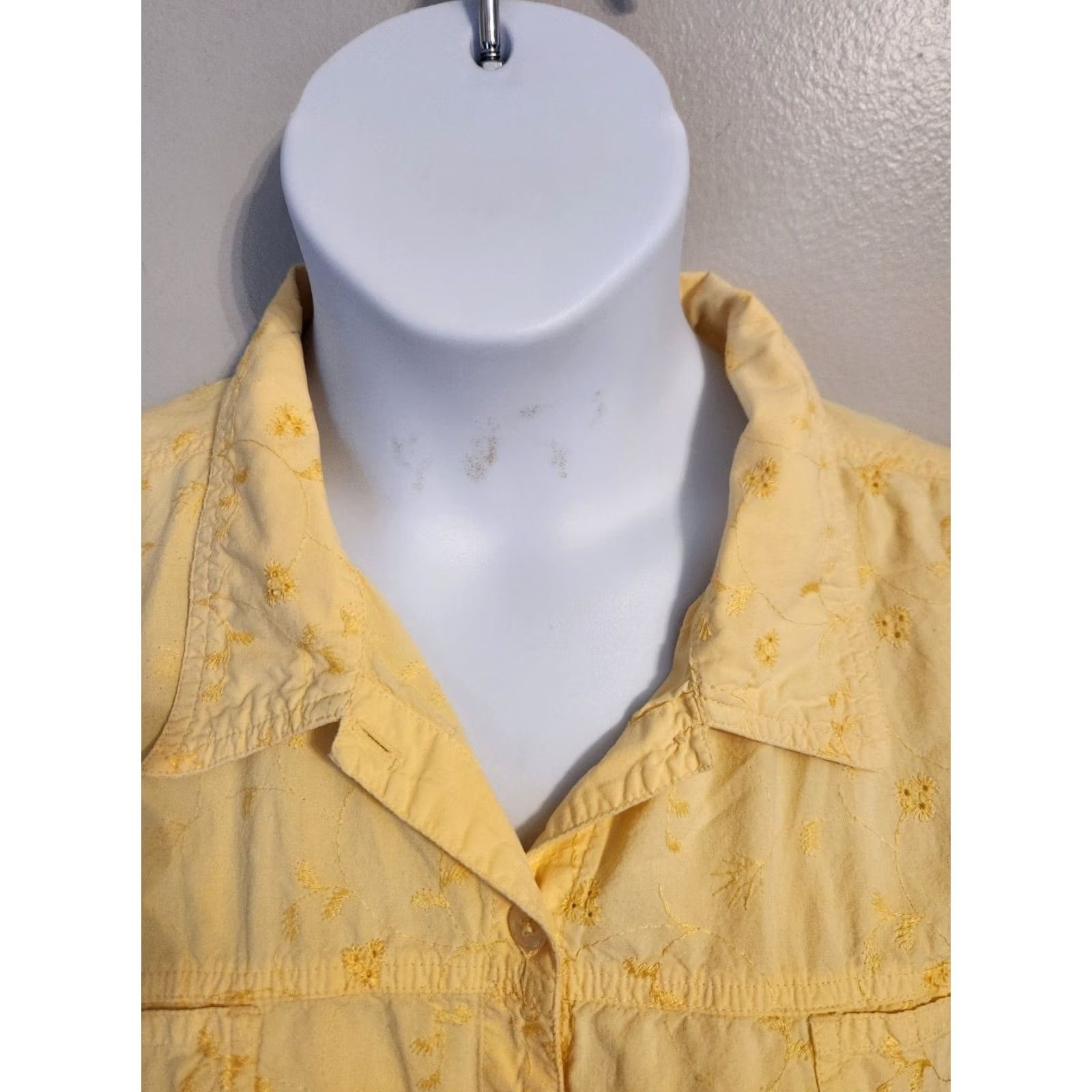 Vintage Bobbie Brooks Woman Yellow Floral Embroidered Short Sleeve Camp Shirt 26 28 Size 4XL / US 24-26 - 2 Thumbnail
