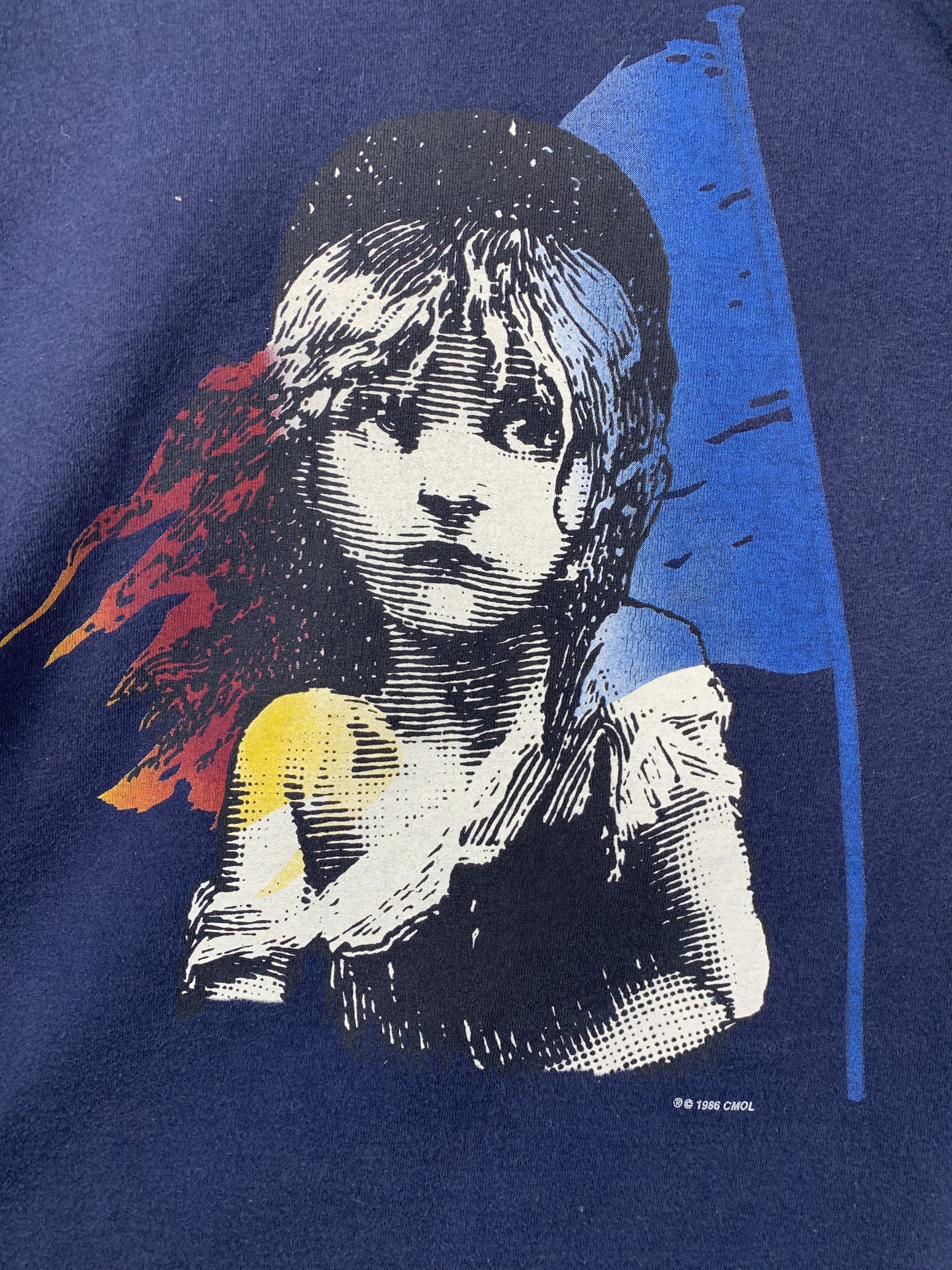 Vintage Vintage 90s Les Miserables Photo Tee TA0314 Size US L / EU 52-54 / 3 - 9 Thumbnail