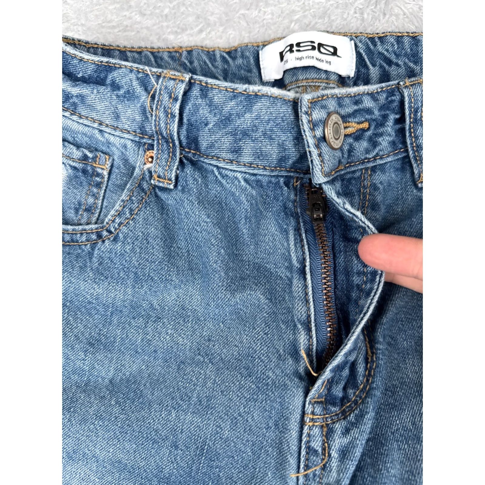 Rsq RSQ Jeans Women Jeans 26x29 Blue Wide-Leg Mid Rise Cotton Blend Distressed Zip Fly Vintage: No 90s Theme Size 26" / US 2 / IT 38 - 5 Thumbnail