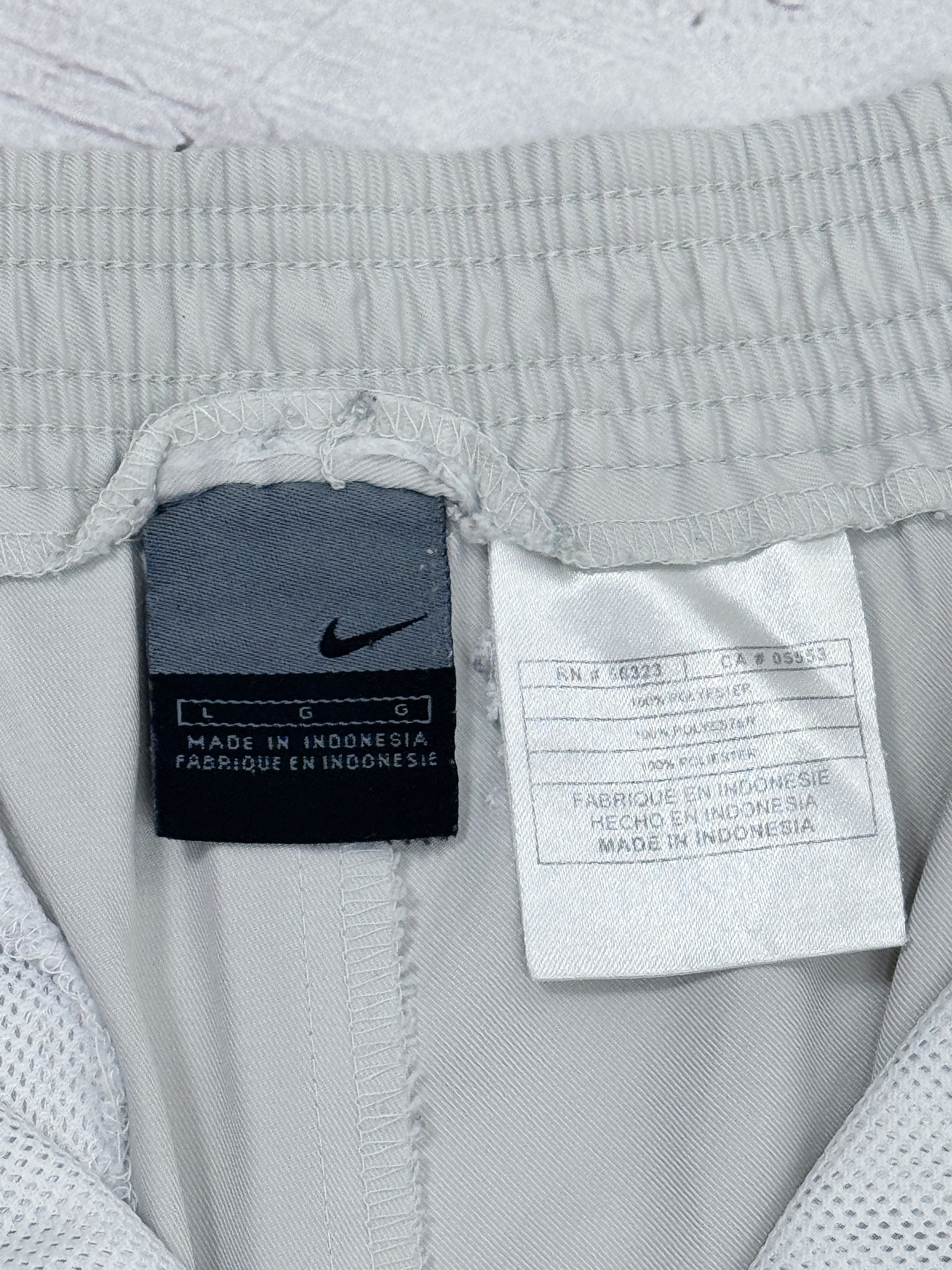 Nike × Vintage Vintage Nike Challenge Court Tennis Shorts Size US 36 / EU 52 - 11 Thumbnail
