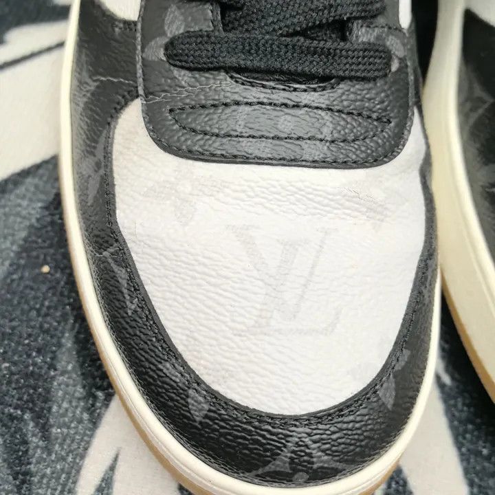 Louis Vuitton Louis Vuitton Rivoli High-Top Fashion Sneakers for Men -250 Size US 8.5 / EU 41-42 - 8 Thumbnail
