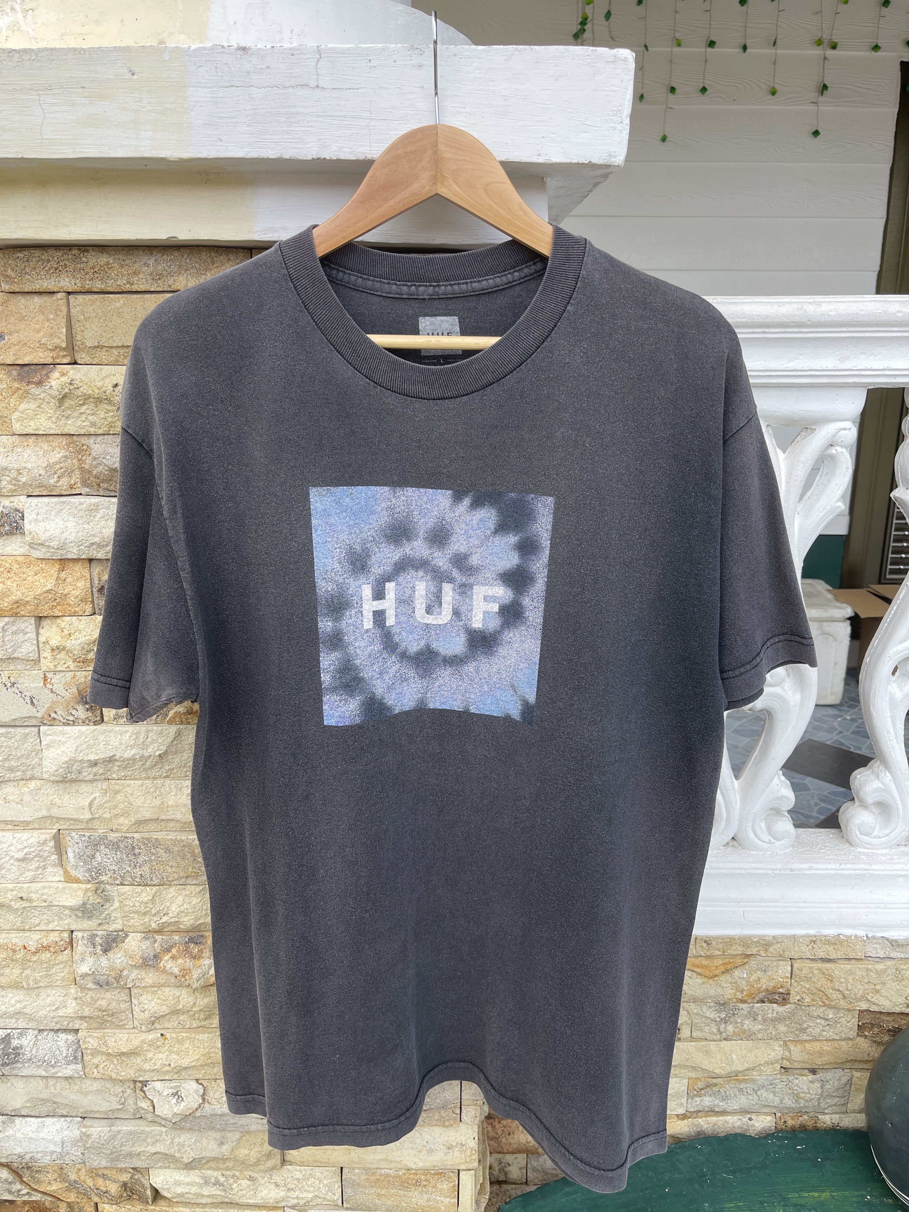 Huf Last Drop🔥Rare🔥Vintage HUF Skateboard Box Logo Sun Faded Tee Size US L / EU 52-54 / 3 - 2 Thumbnail
