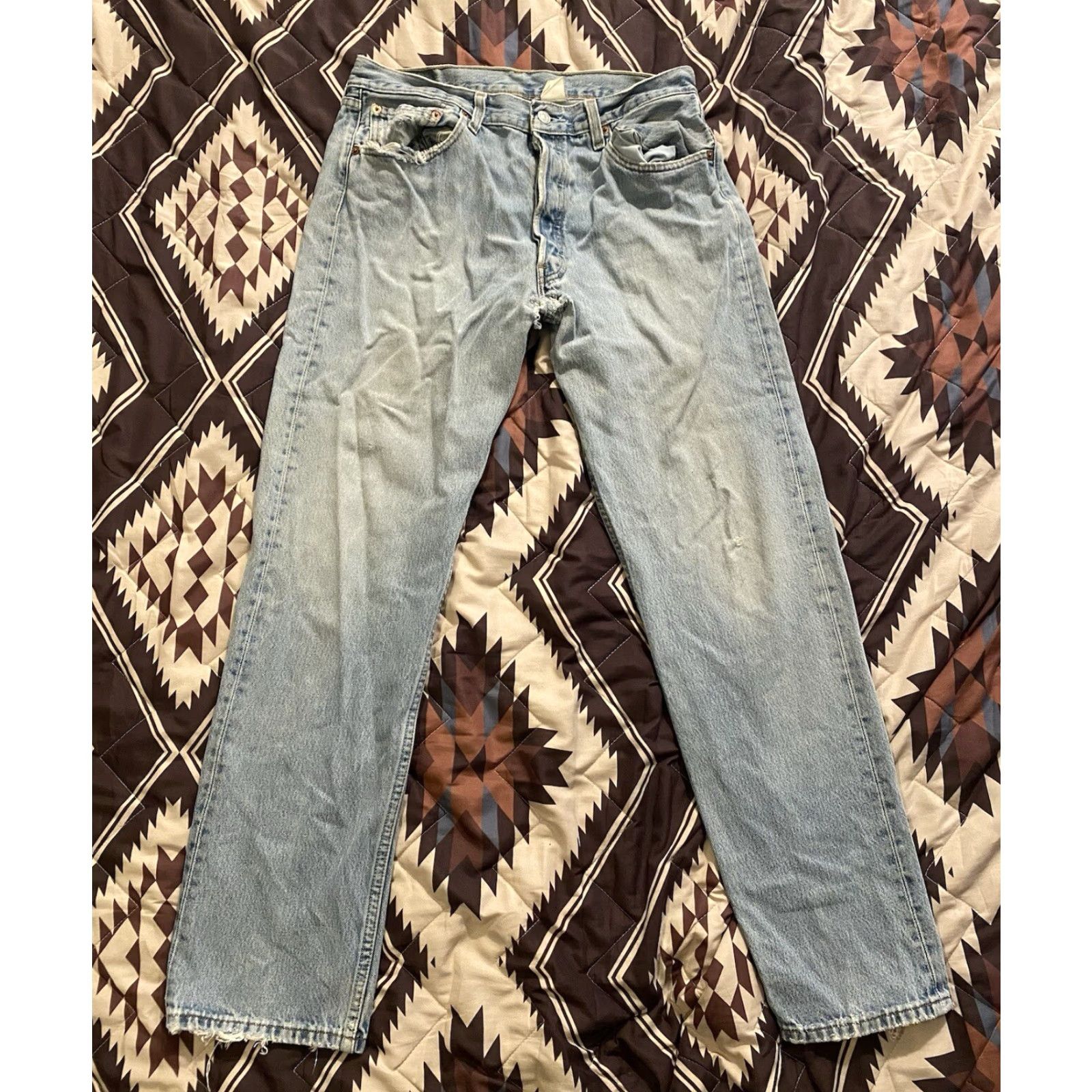 Levi's VINTAGE Levi’s 501 Jeans Men Light Wash Distressed Faded 33x31 Regular Straight Blue Denim Cotton Button Logo USA 90s Grunge Size US 33 - 2 Thumbnail