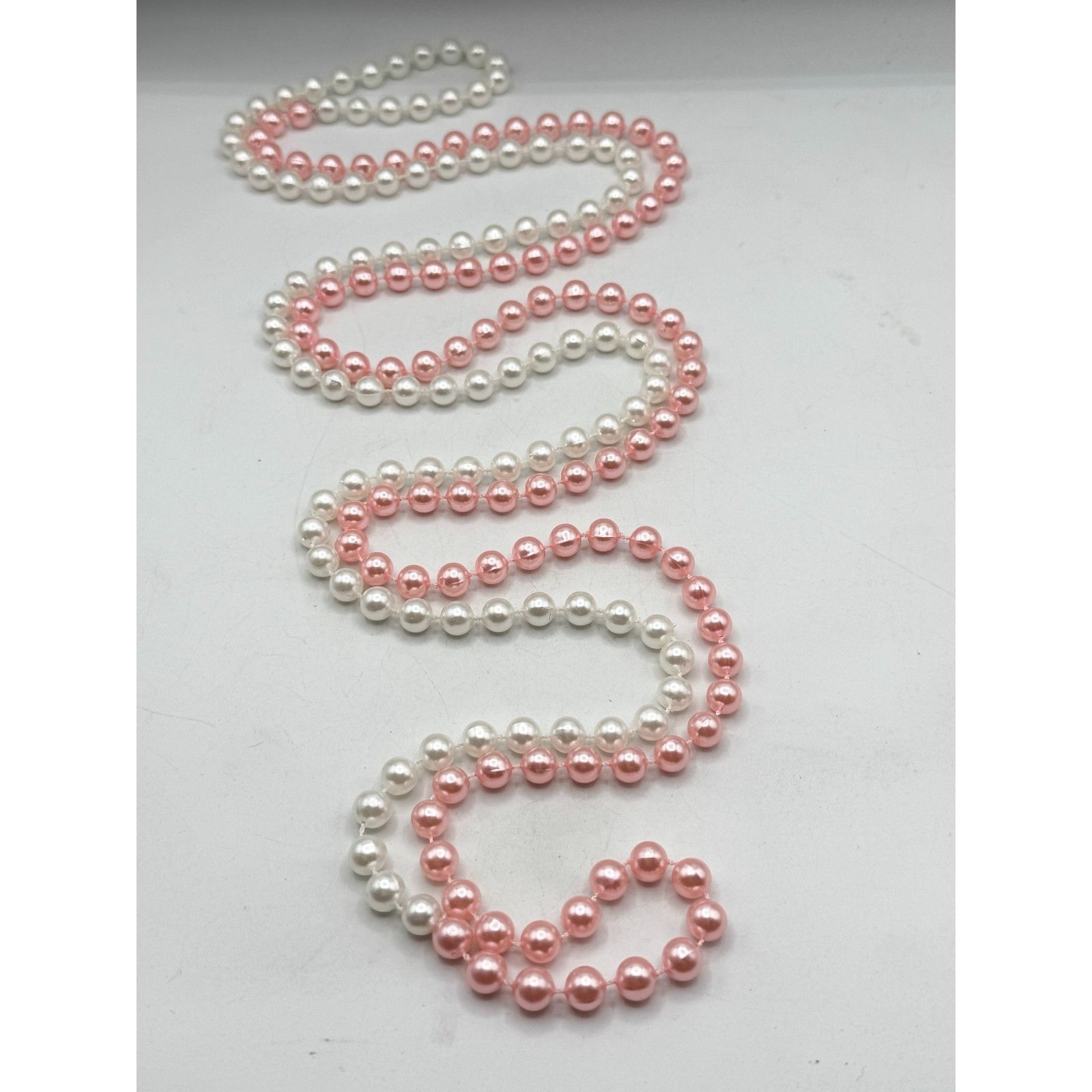 Vintage Vintage pink and white ombré faux pearl beaded long necklace Size ONE SIZE - 4 Thumbnail