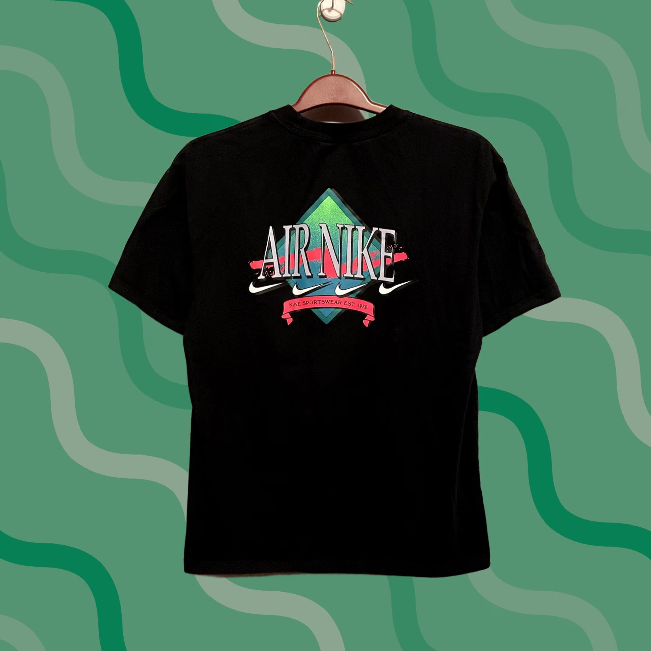 Nike Nike Shirt Mens Athletic Short Sleeve Color Blocked Logo Gym Graphic S Black 90s USA Logo Sports Casual Athletic Shirt Mens Regular Small Size US S / EU 44-46 / 1 - 1 Thumbnail