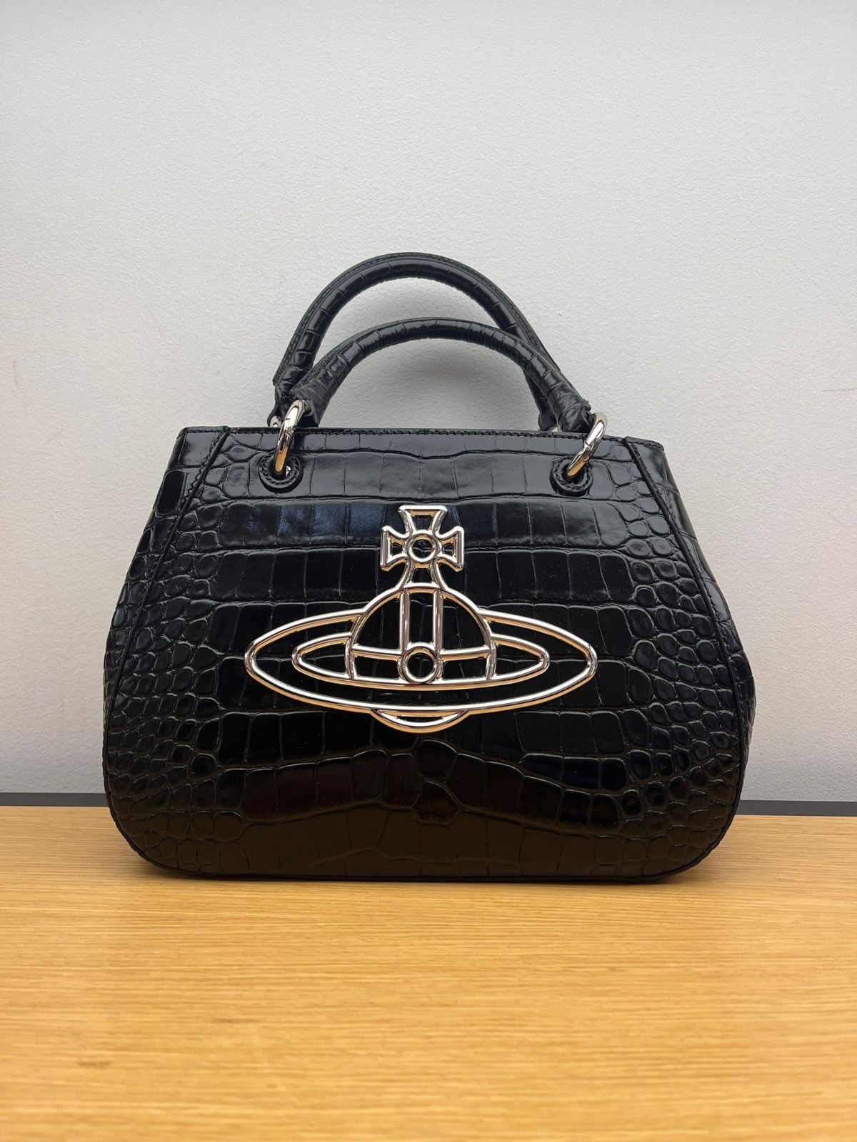 Vivienne Westwood o1f1d3z0625 Size: OS /Judy Shopper Bag in Black Size ONE SIZE - 1 Preview