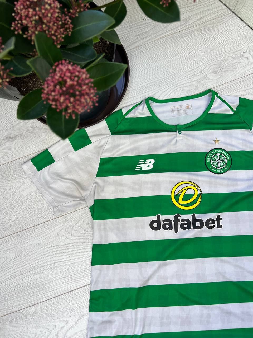 New Balance Celtic New Balance soccer jersey dafabet Size L Size US XL / EU 56 / 4 - 5 Thumbnail