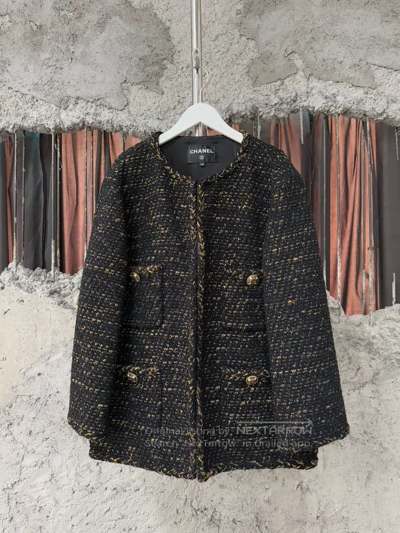 Chanel Chanel Black gold Egyptian jacket Size M / US 6-8 / IT 42-44 - 1 Thumbnail