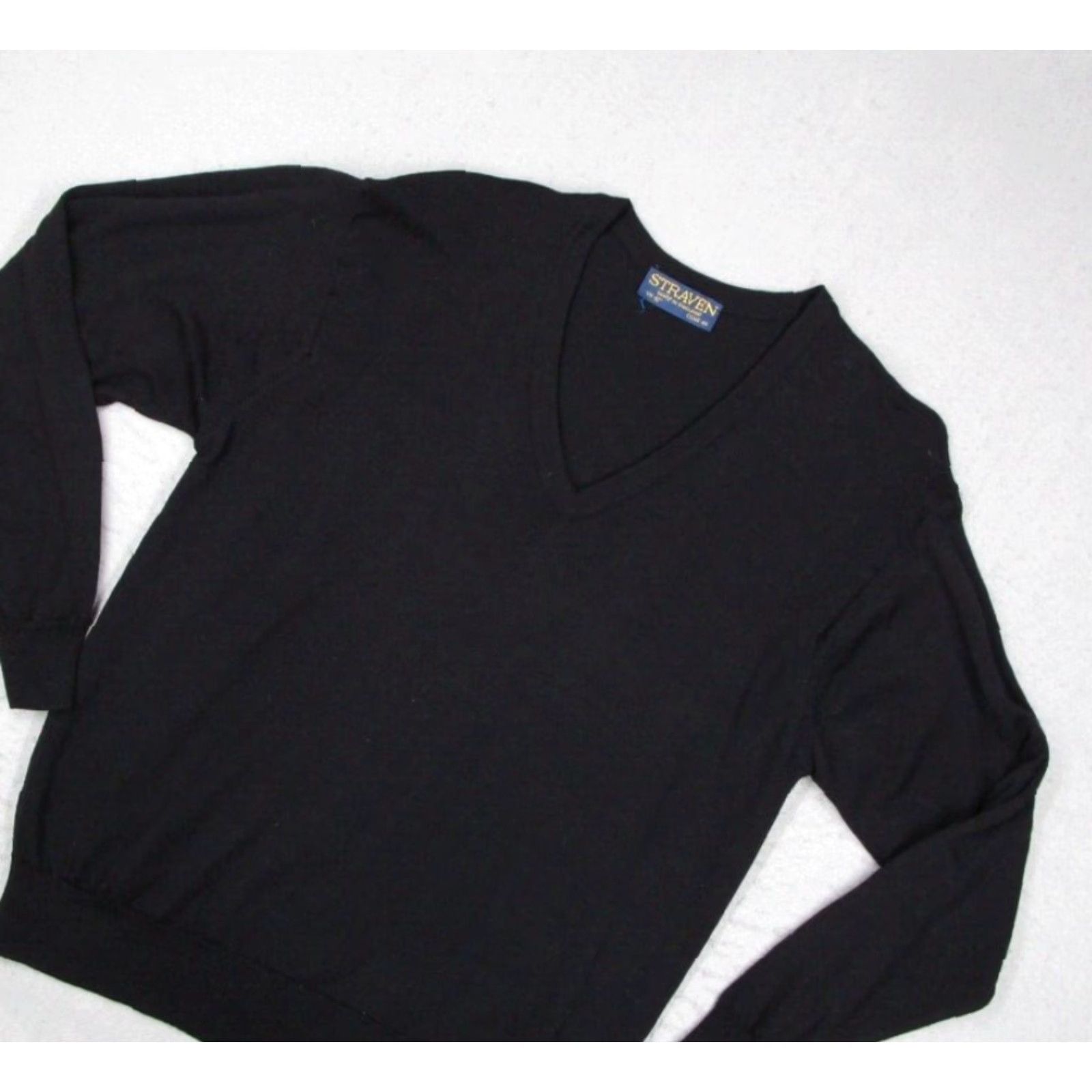 Vintage Straven Mens Large V Neck Wool Sweater Black Lightweight Pullover Long Sleeve Made in England Size US L / EU 52-54 / 3 - 2 Thumbnail