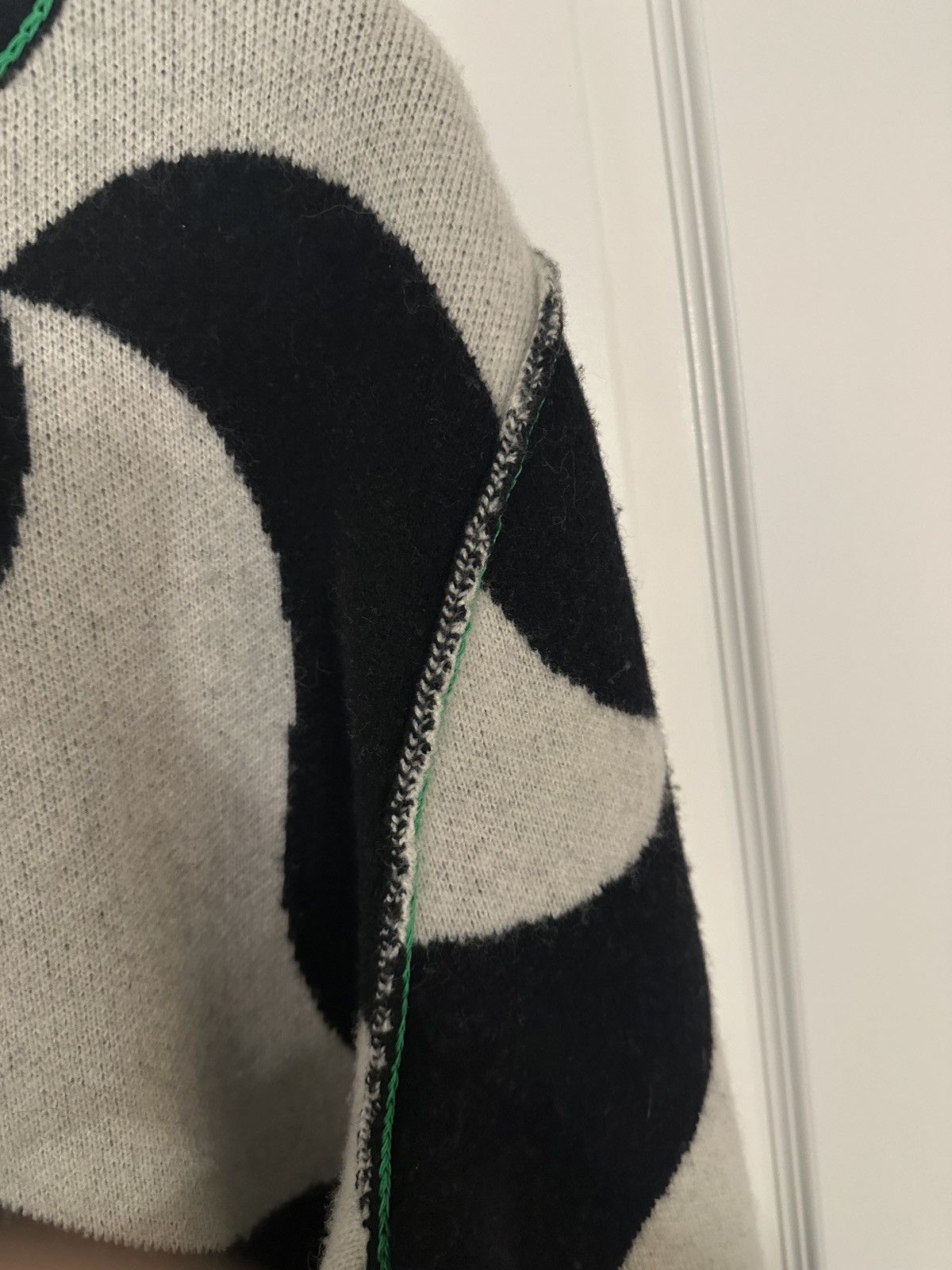 Bottega Veneta Black white crewneck sweater contrast stitch Size US L / EU 52-54 / 3 - 4 Thumbnail