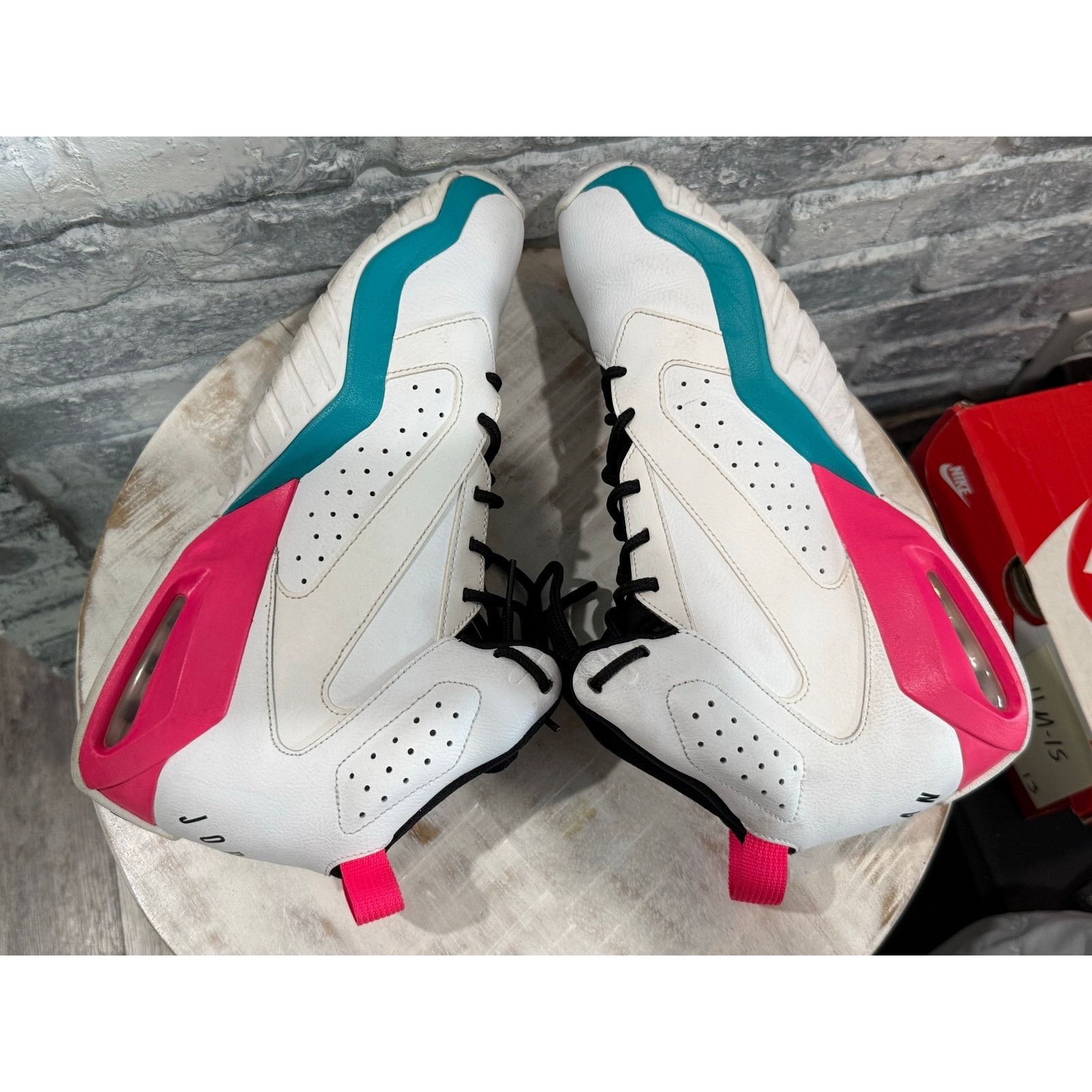 Jordan Brand Jordan Lift Off South Beach Size 11 AR4430-105 Size US 11 / EU 44 - 6 Thumbnail
