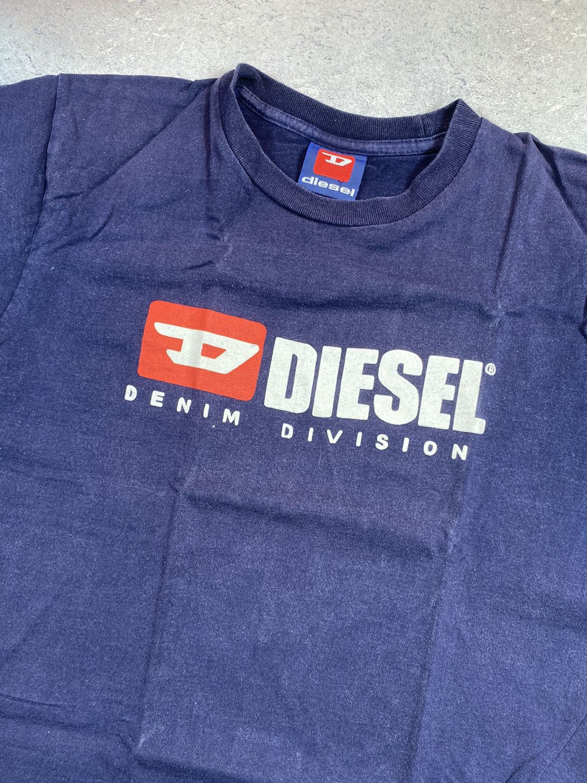 Diesel × Japanese Brand × Vintage Vintage Diesel Men’s Blue T-shirt With Big Centre Logo Size US S / EU 44-46 / 1 - 3 Thumbnail
