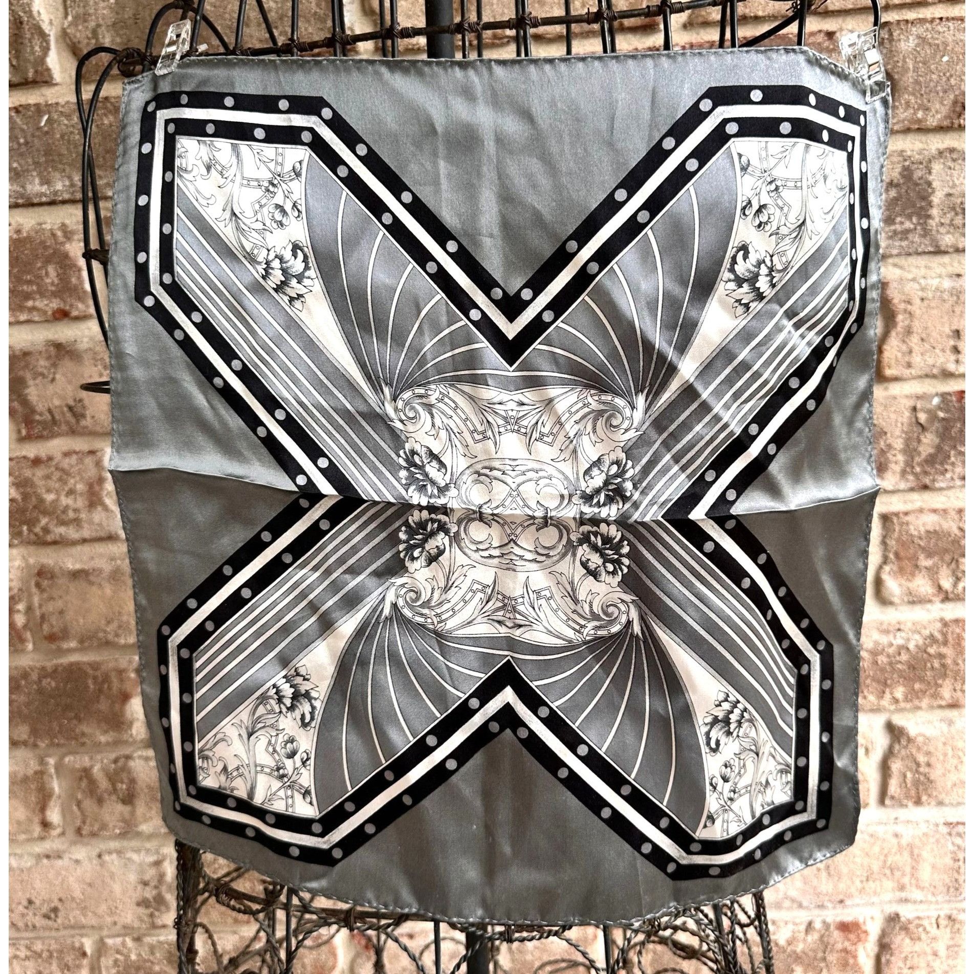 Vintage Vintage Neck Scarf Silver Black Floral Art Deco Hand Rolled Size ONE SIZE - 2 Thumbnail