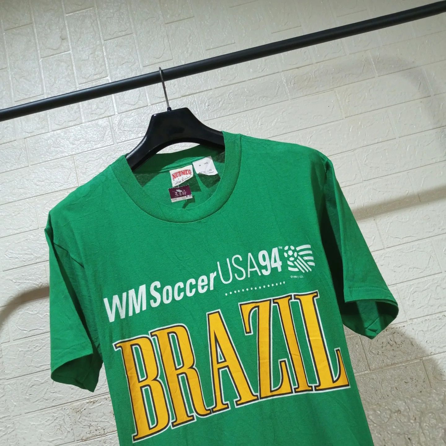 Vintage Vintage Nutmeg 90's WM Soccer Brazil T-Shirt Size US M / EU 48-50 / 2 - 1 Thumbnail