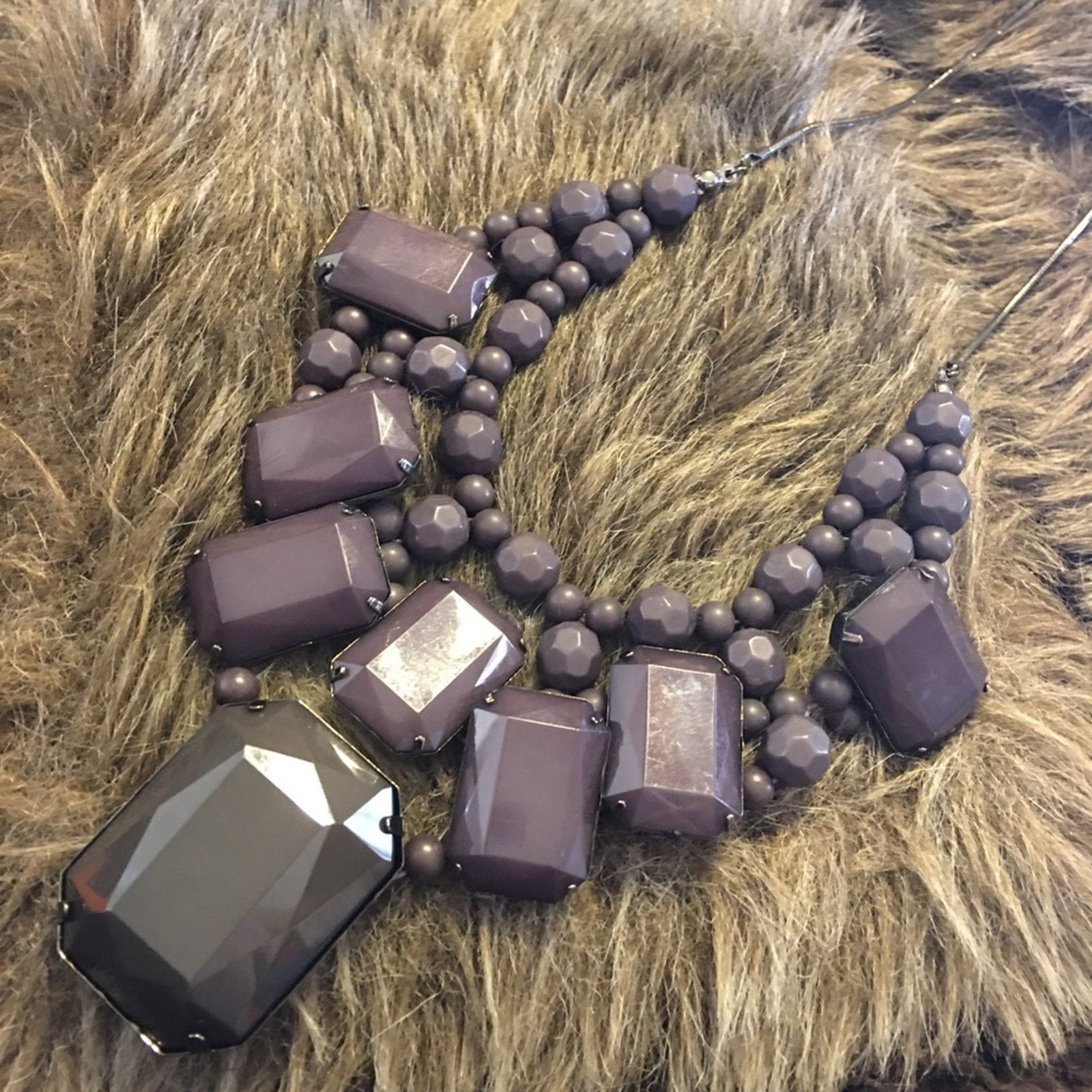 Jewelry Dark plum faceted plastic stone necklace Size ONE SIZE - 8 Thumbnail