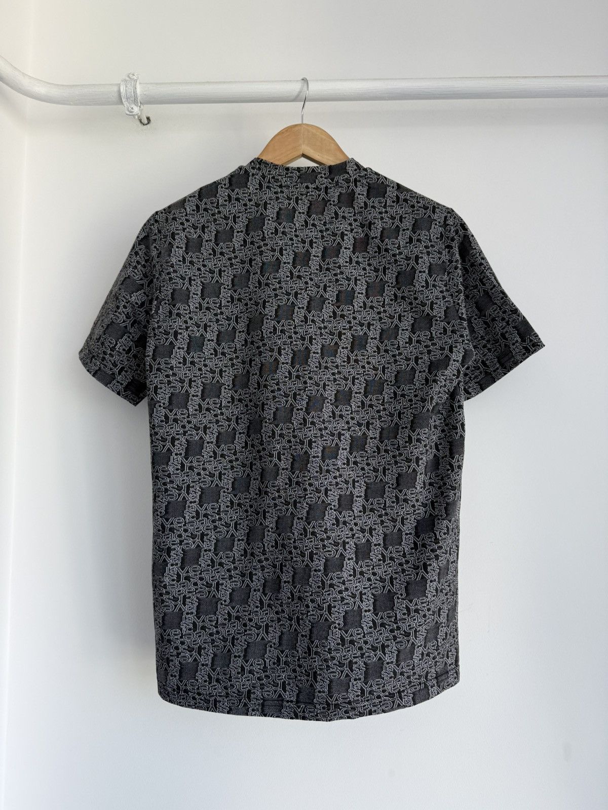 Versace × Vintage Rare Versace Classic Vintage Monogram T-Shirt Size US M / EU 48-50 / 2 - 4 Thumbnail