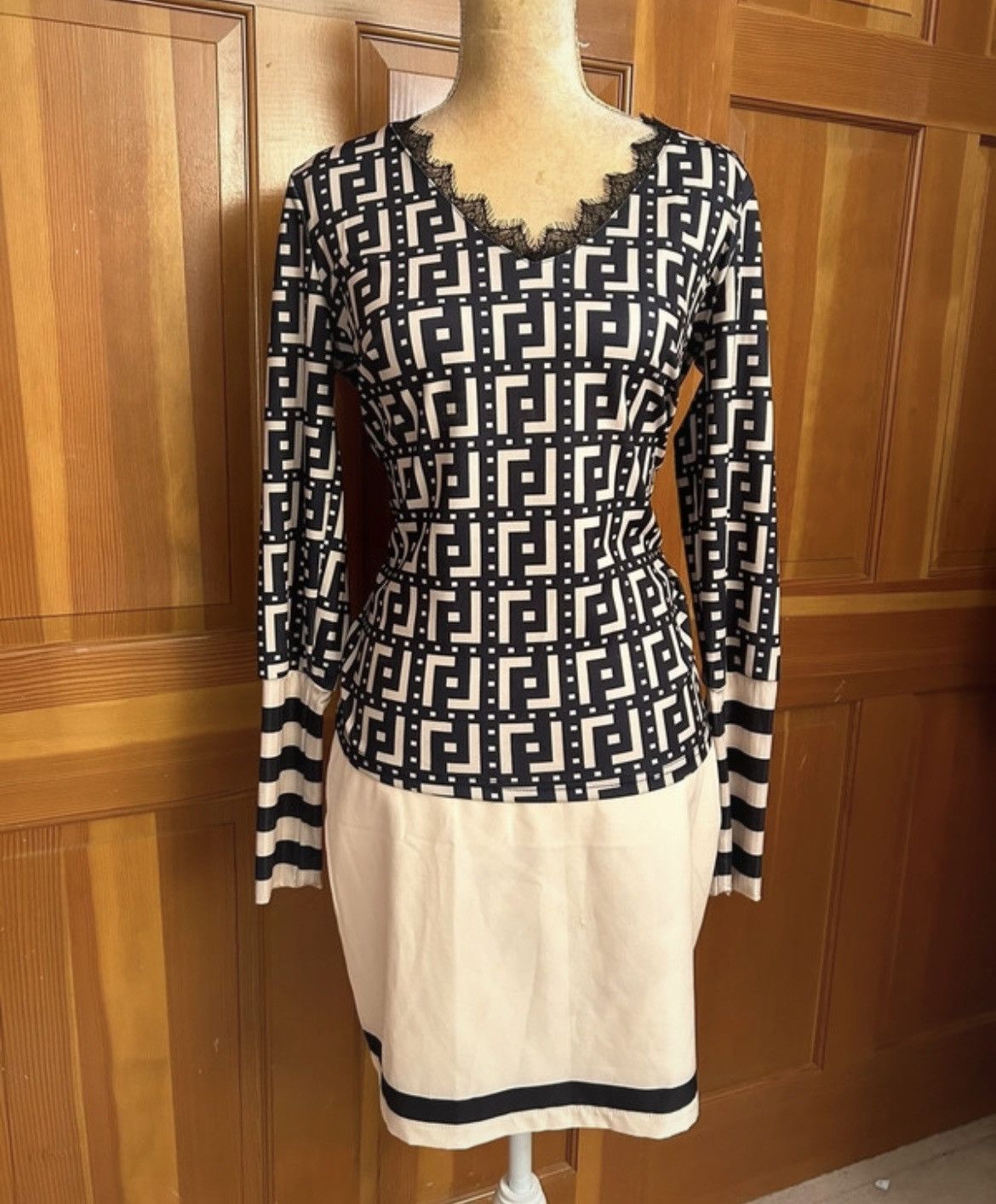 Designer Nwt, Lavishly Paris Women’s Geometrical Designer 2-Piece Set Size M / US 6-8 / IT 42-44 - 3 Thumbnail
