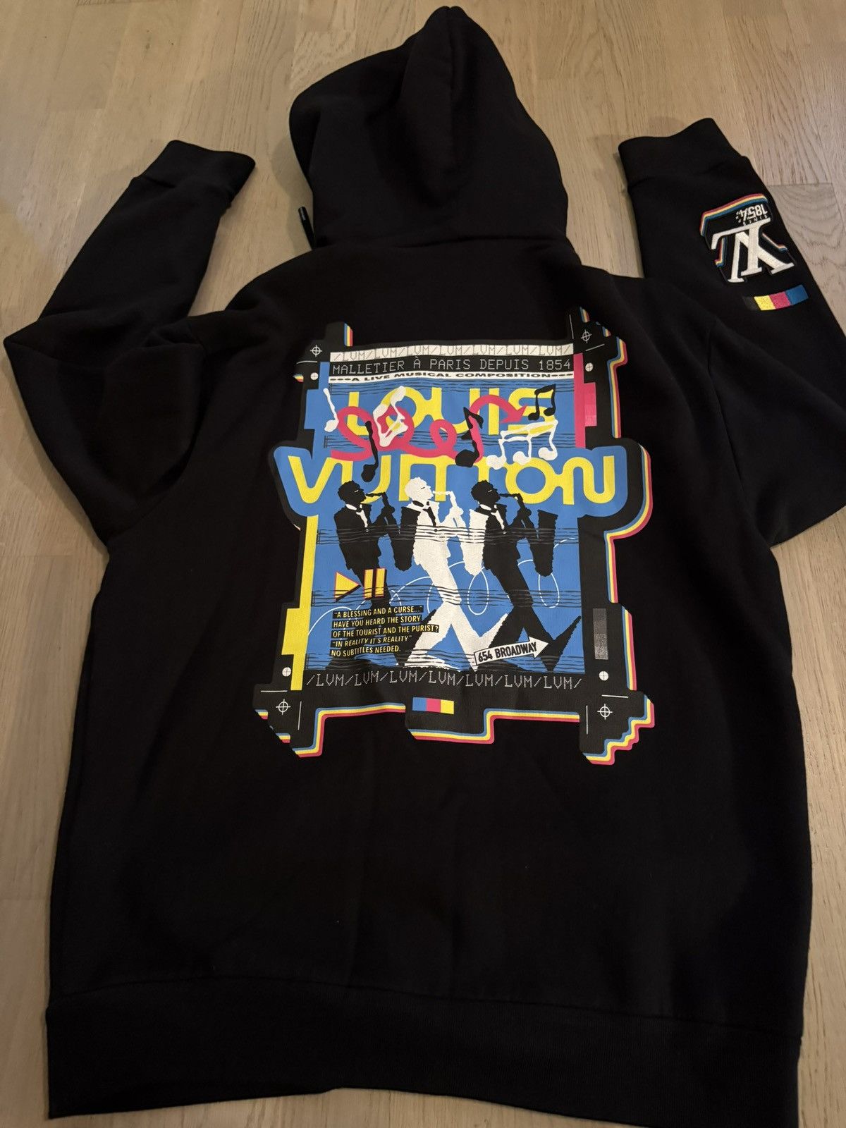 Louis Vuitton Louis Vuitton hoodie study all photos for tape measurements Size US M / EU 48-50 / 2 - 11 Thumbnail