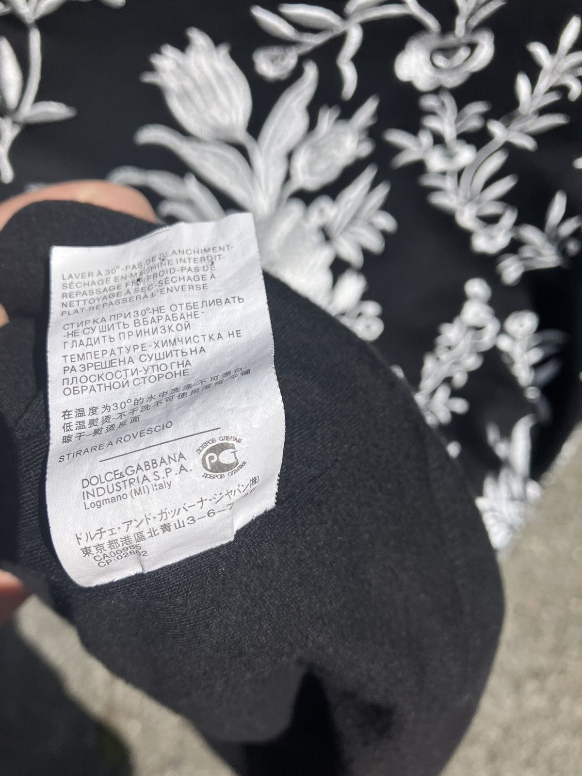 Dolce & Gabbana FW2015 D&G Sicilian Family Embroidered Crewneck Sweatshirt Size US S / EU 44-46 / 1 - 9 Thumbnail