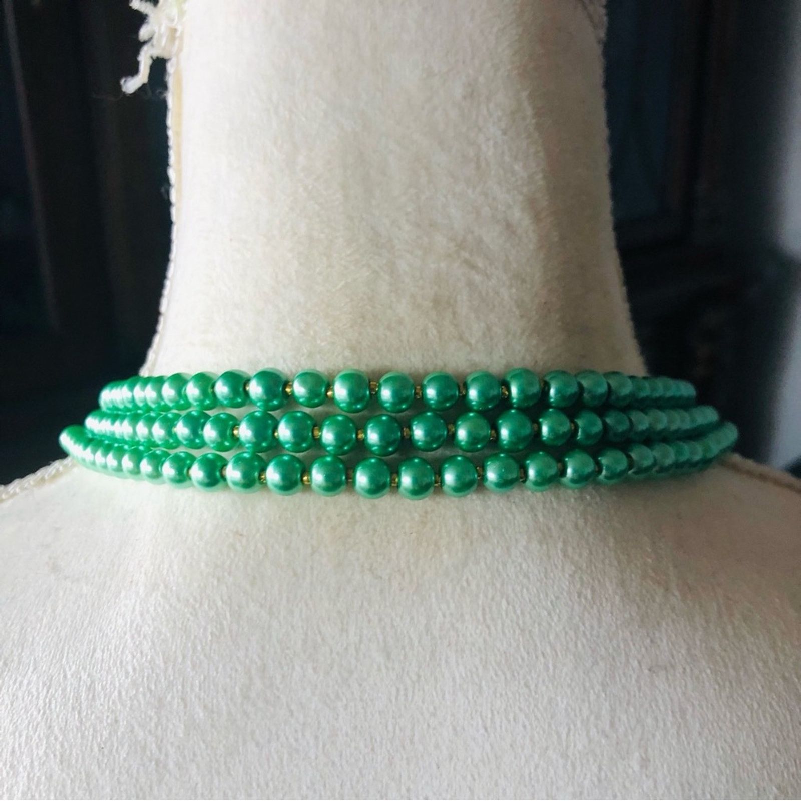 Handmade Handcrafted triple strand glass pearl emerald clasp neckla Size ONE SIZE - 7 Thumbnail