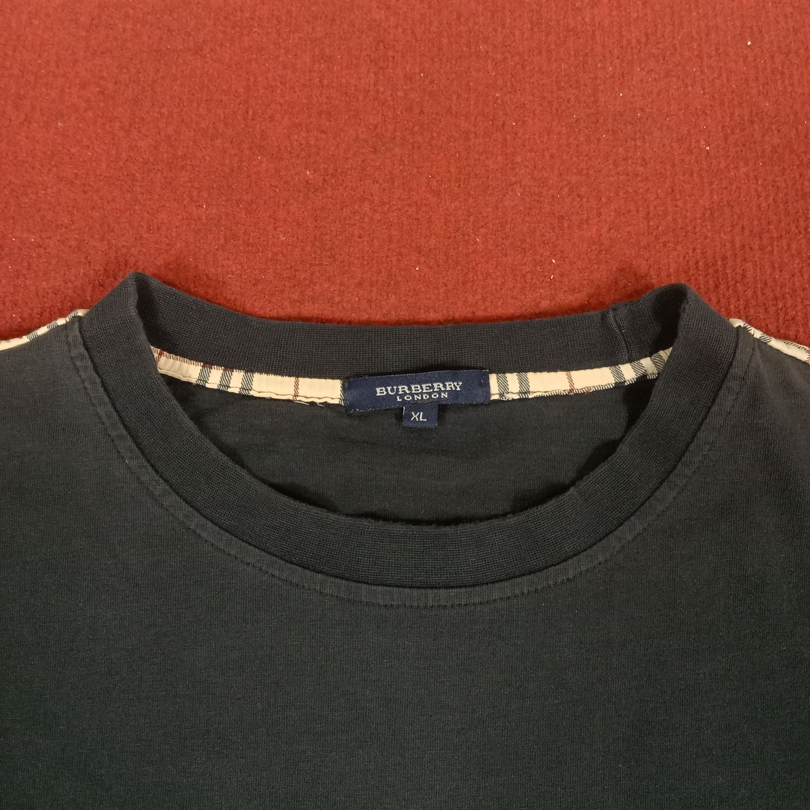 Burberry Burberry London Small Logo Nova Check Design Tshirt Size US L / EU 52-54 / 3 - 5 Thumbnail