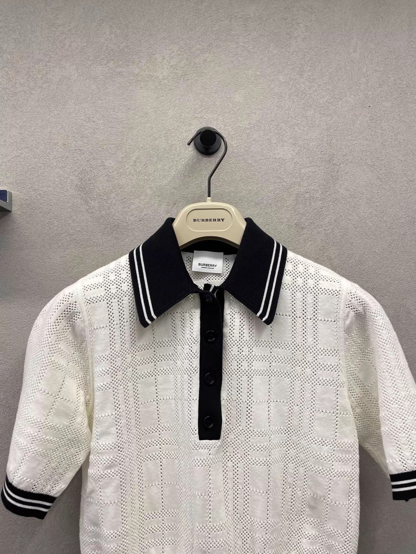 Burberry Burberry Women's Check Polo Collar Slim Top XS Size XS / US 0-2 / IT 36-38 - 4 Thumbnail