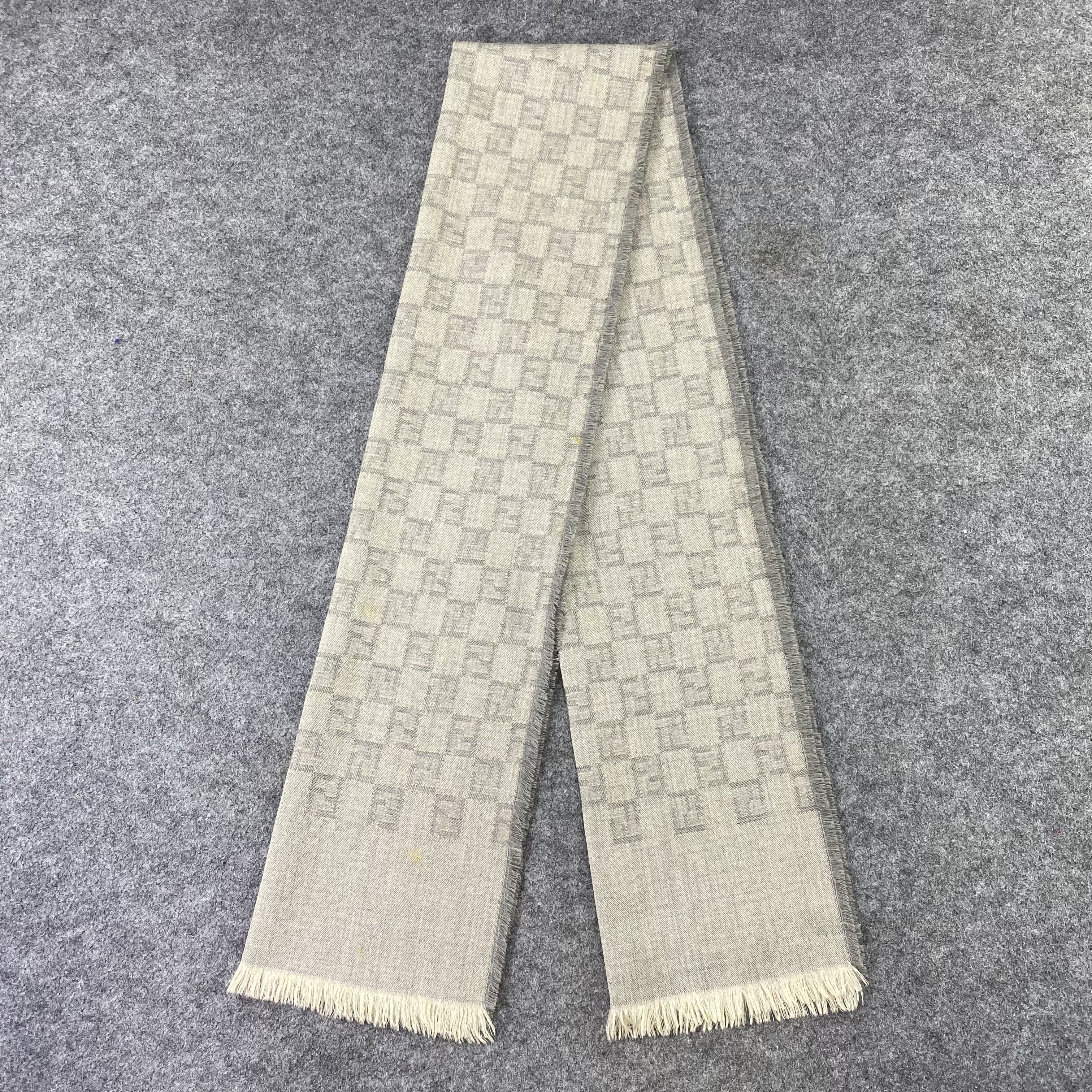 Fendi Fendi Muffler / Scarf / Neckwear - T1441 Size ONE SIZE - 4 Thumbnail