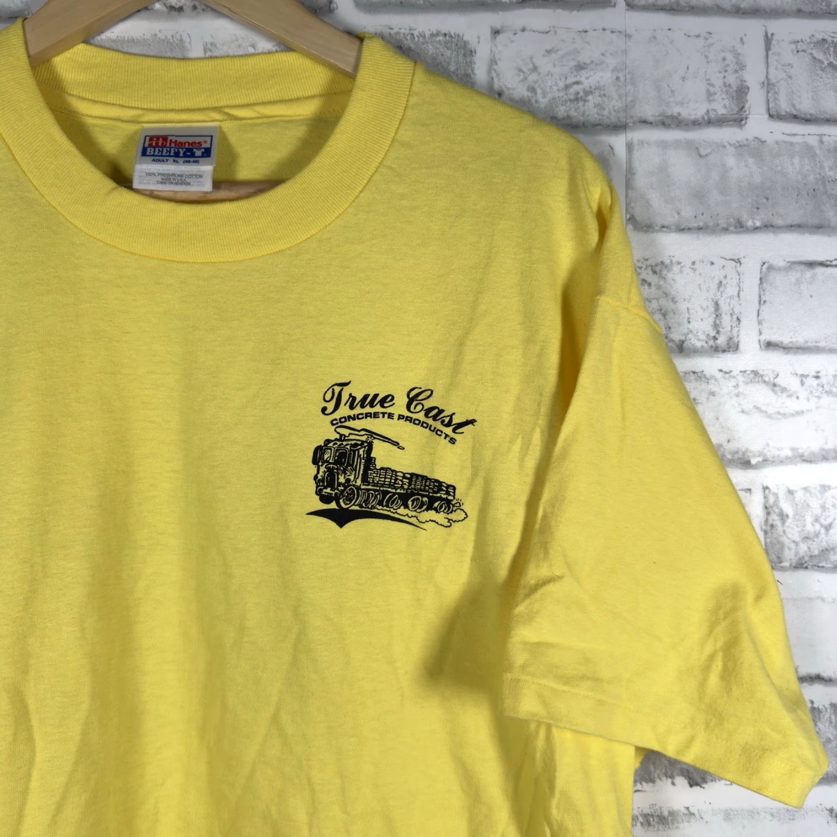 Hanes VTG Hanes True Cast USA Graphic Tee Mens XL SINGLE STITCH Yellow Shirt Size US XL / EU 56 / 4 - 2 Thumbnail